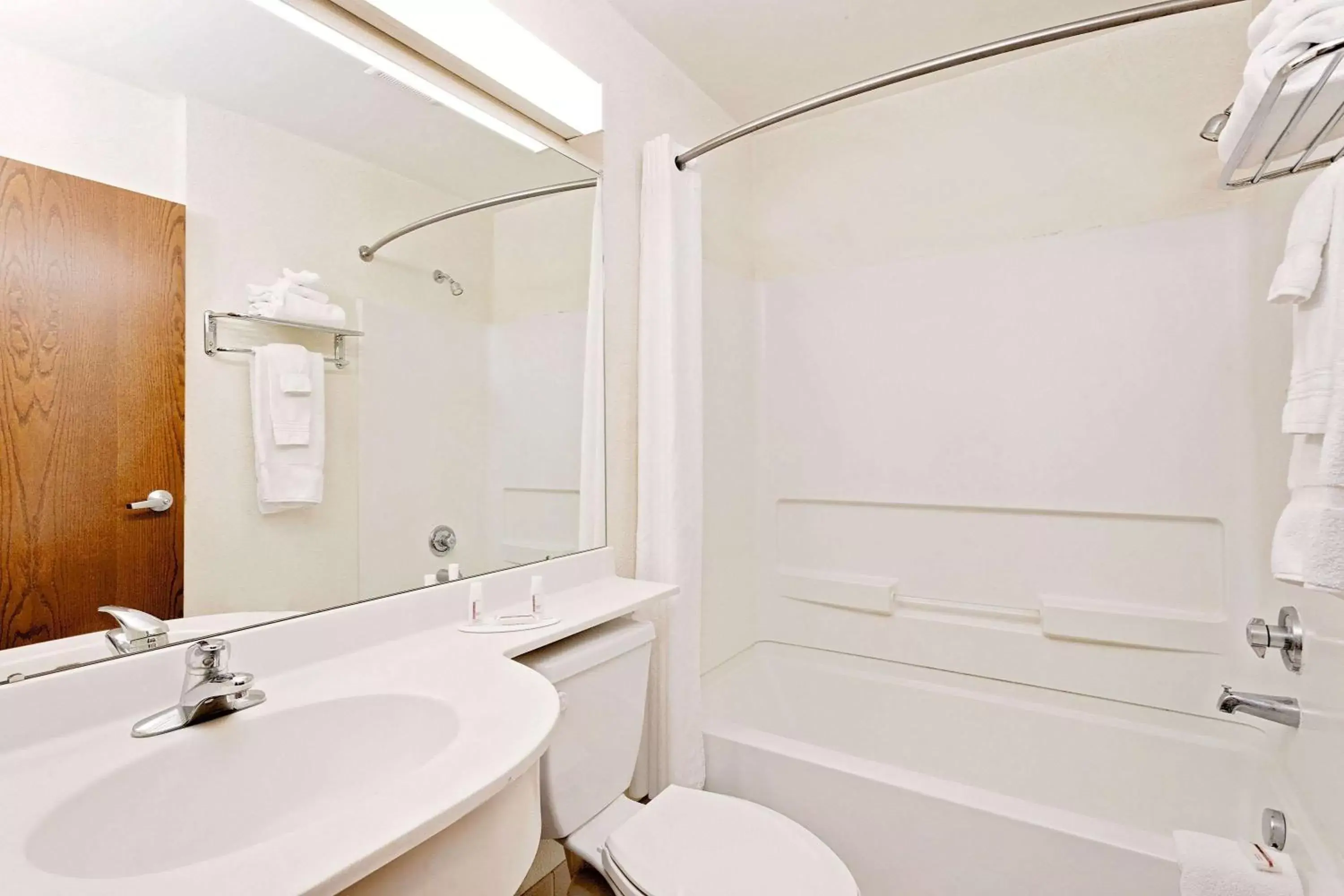 Bathroom in Microtel Inn & Suites By Wyndham Middletown