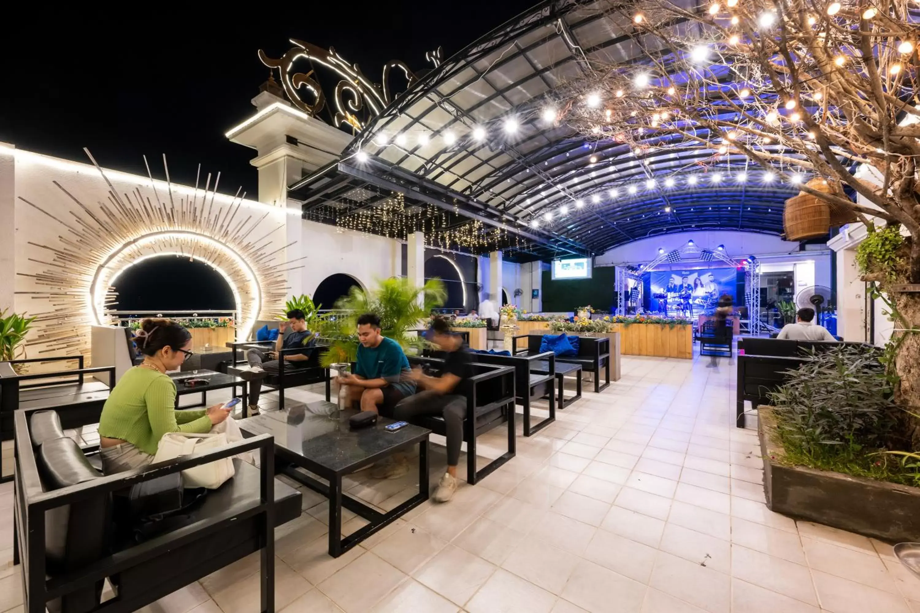 Lounge or bar, Restaurant/Places to Eat in Lbn Asian Hotel