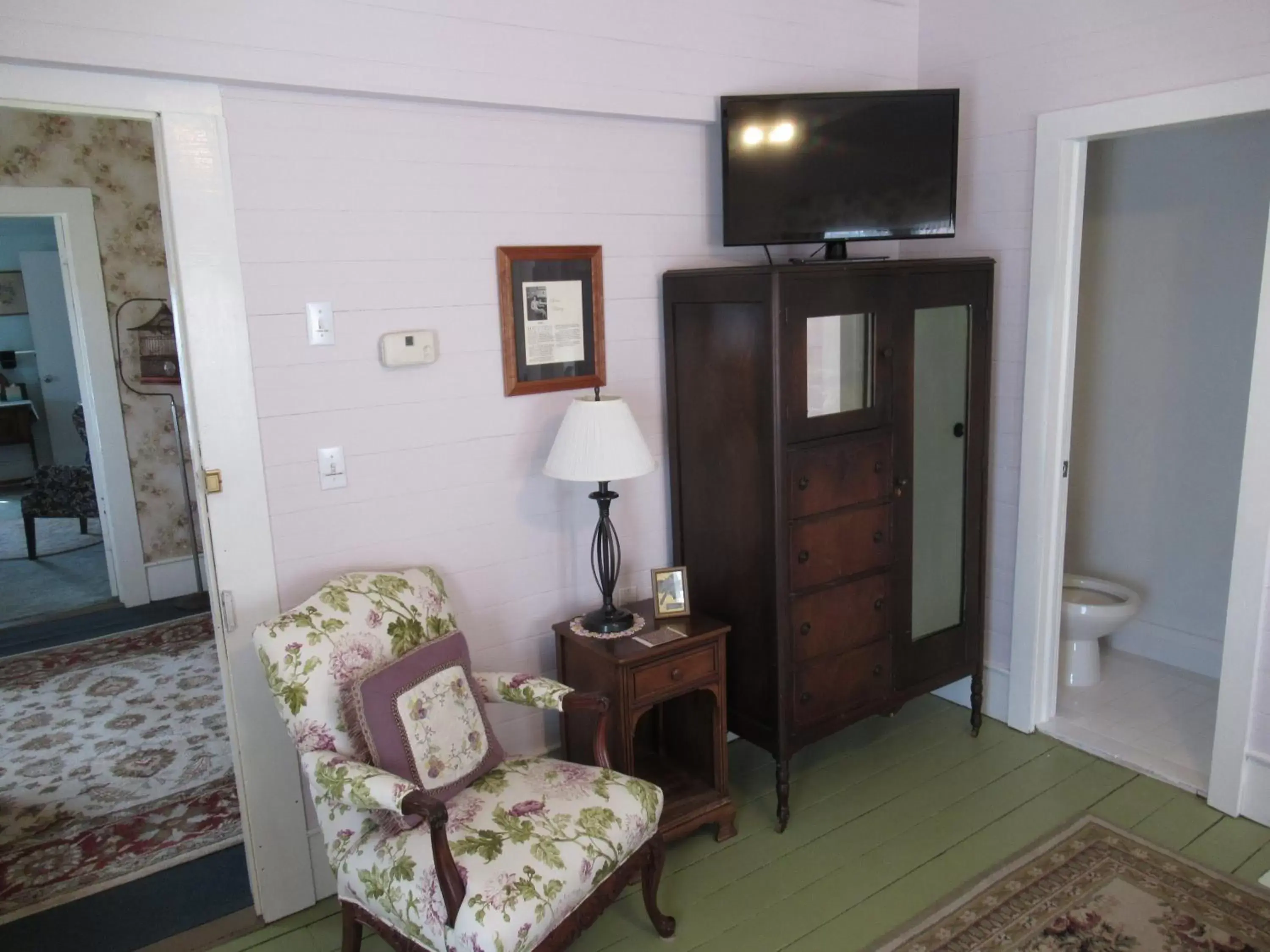 Bedroom, Seating Area in Carrier Houses Bed & Breakfast