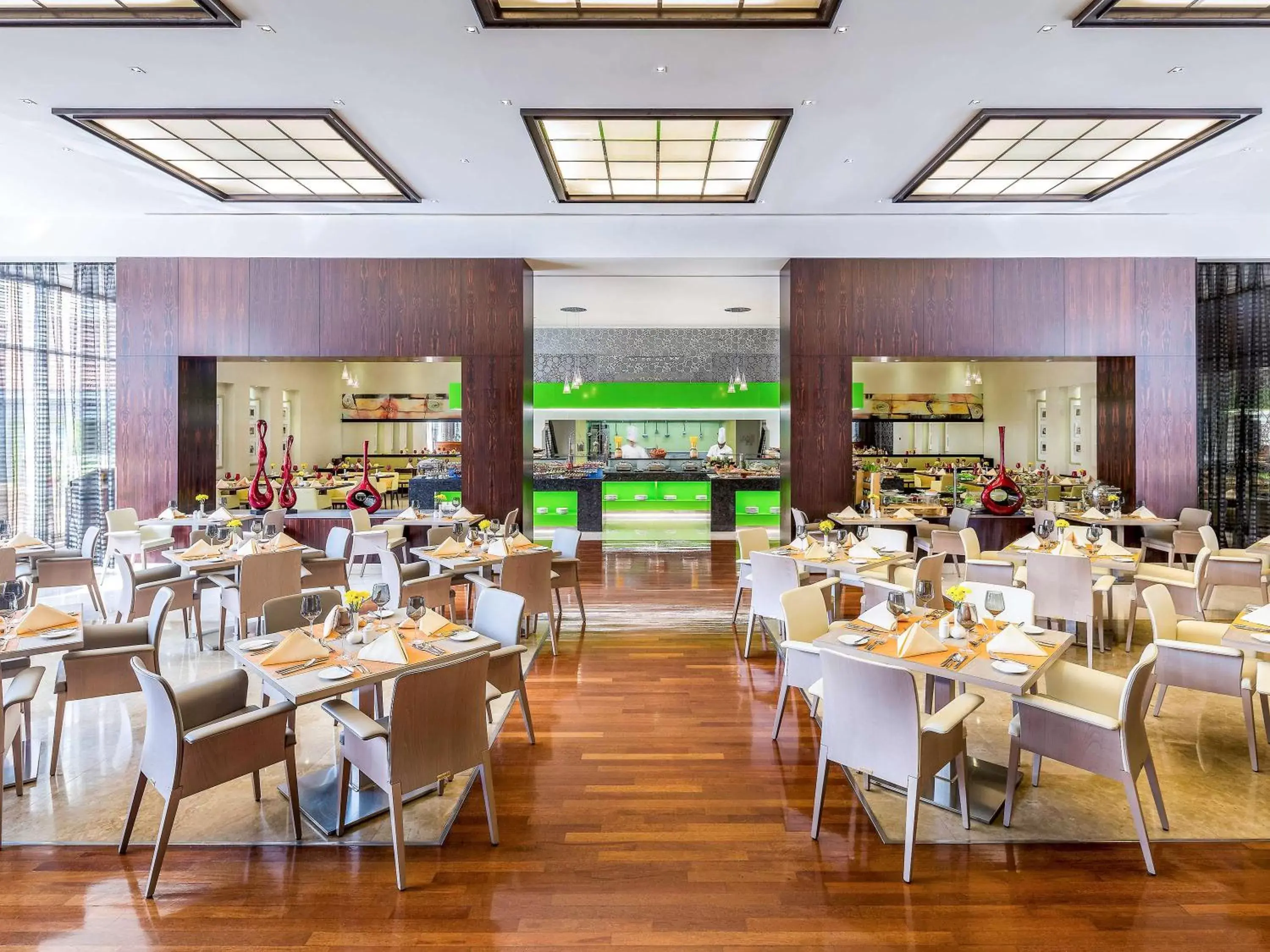 Restaurant/Places to Eat in Novotel World Trade Centre Dubai