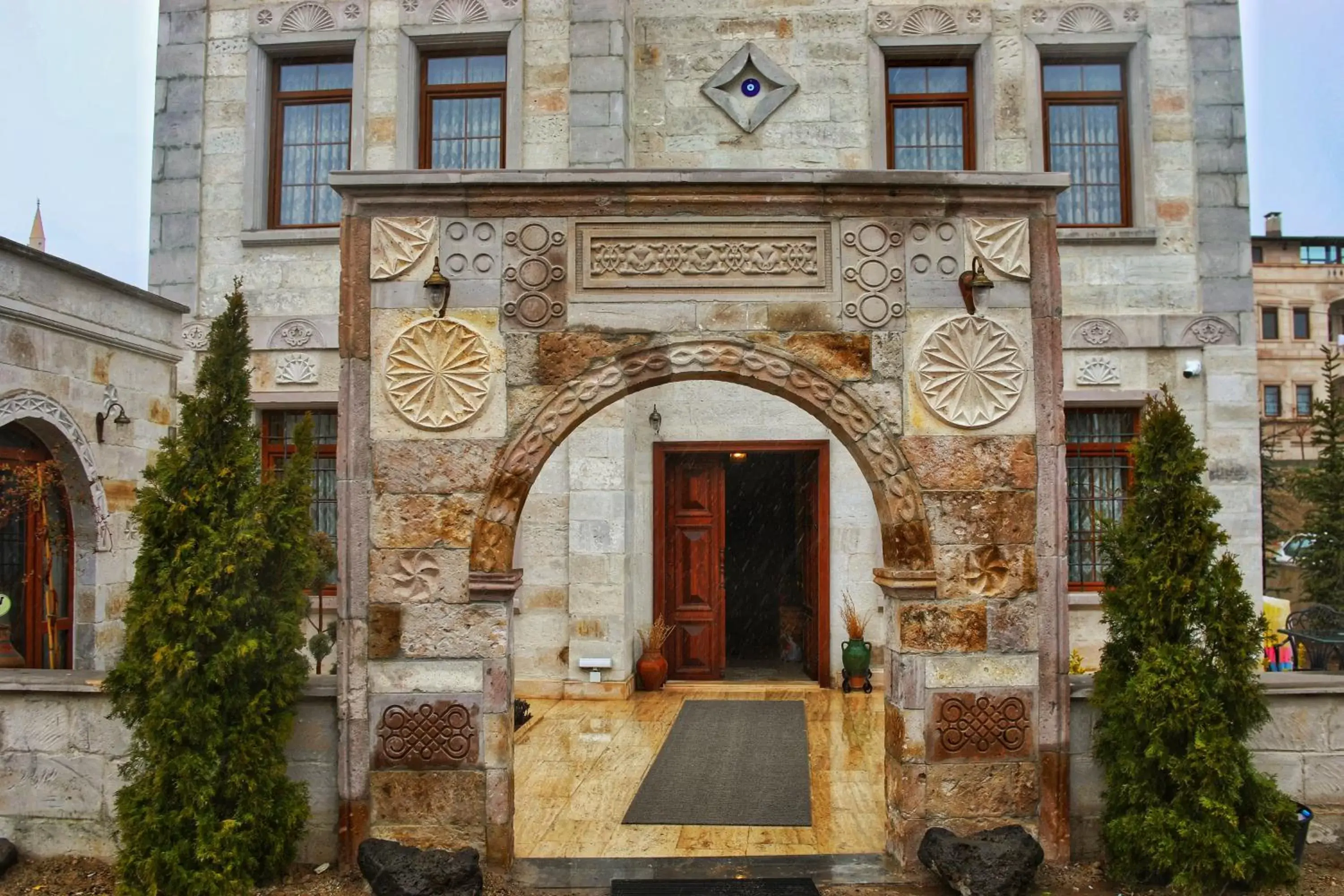 Facade/entrance in Caravanserai Inn Hotel