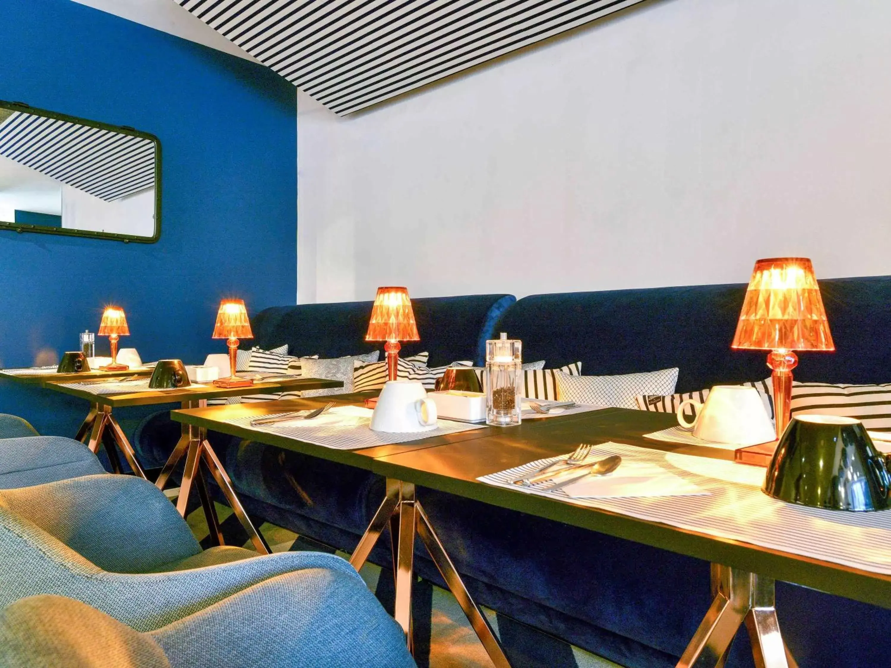 Restaurant/places to eat in Novotel La Rochelle Centre