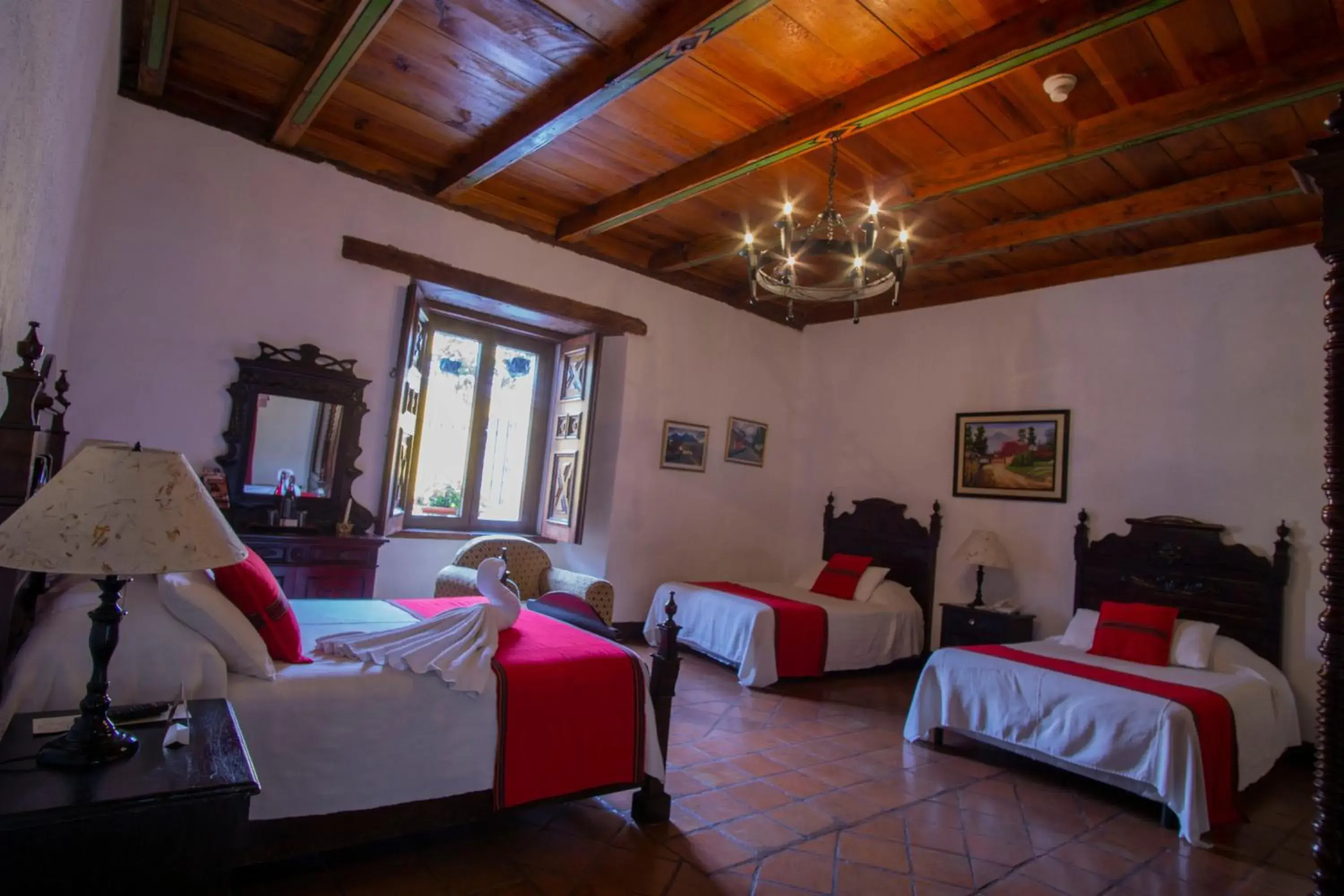 Bed in Hotel Posada de Don Rodrigo Antigua