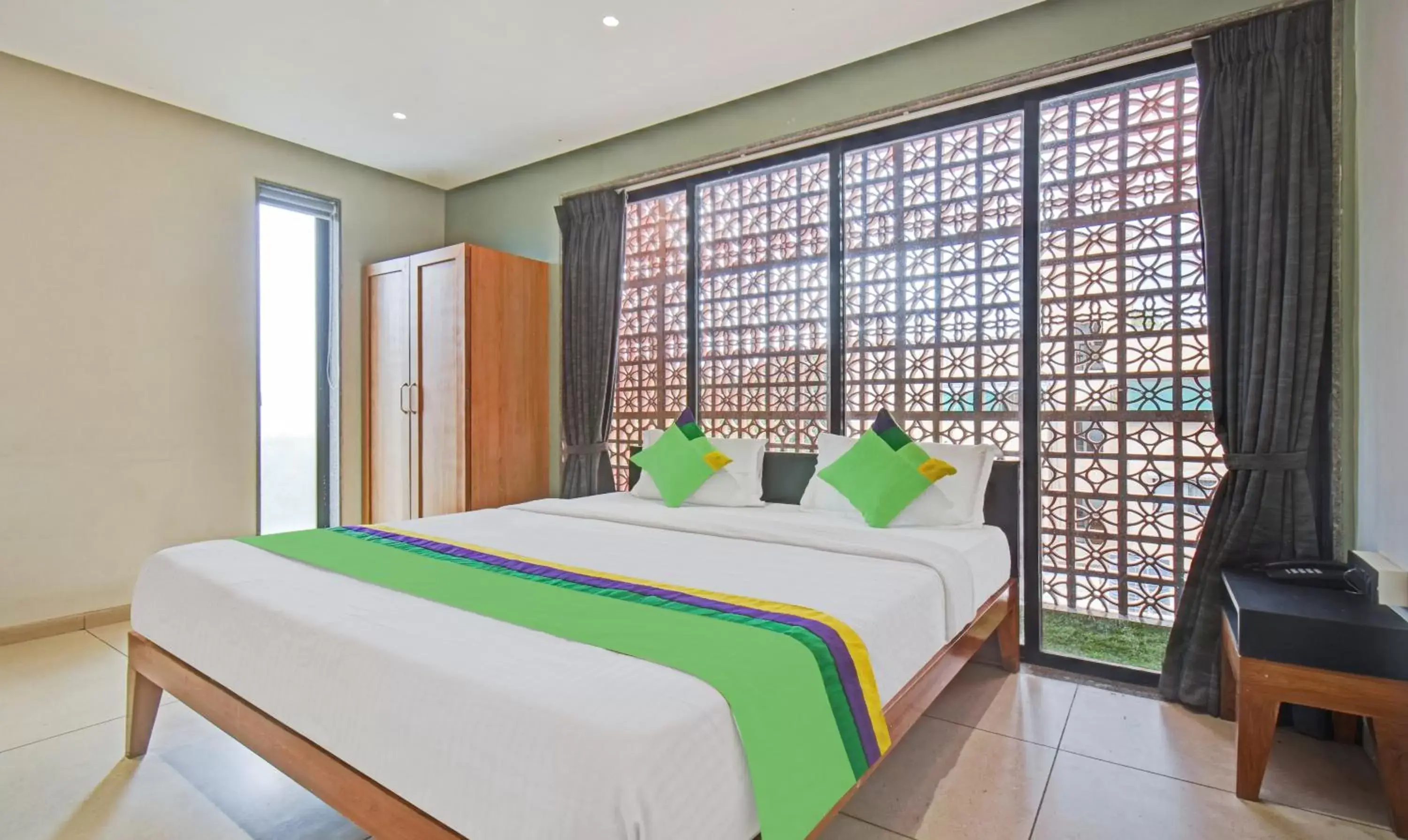 Bedroom, Bed in Treebo Aroma Executive Bedroom, Bed in Treebo Aroma Executive