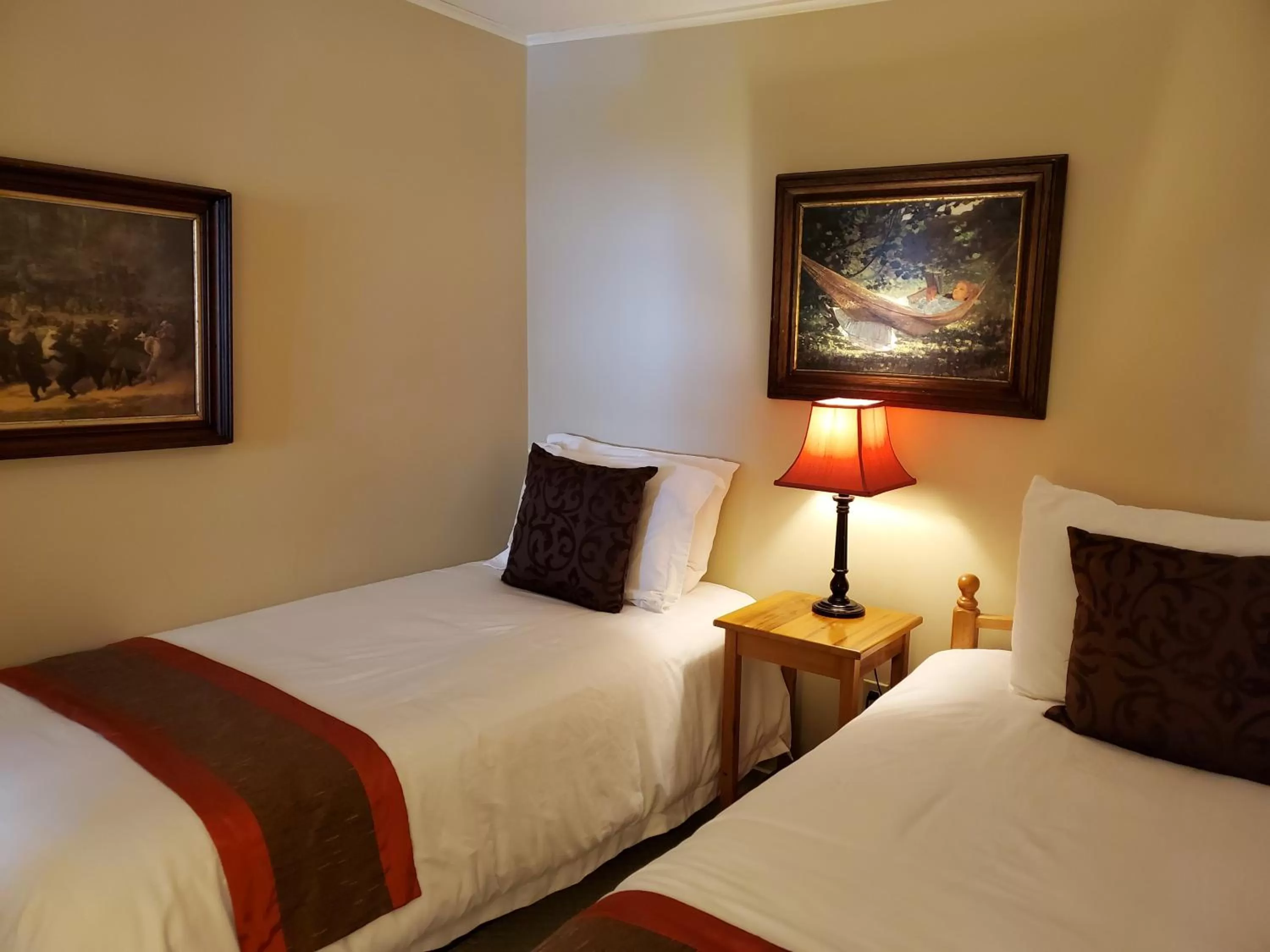 Bed in Blackberry Inn