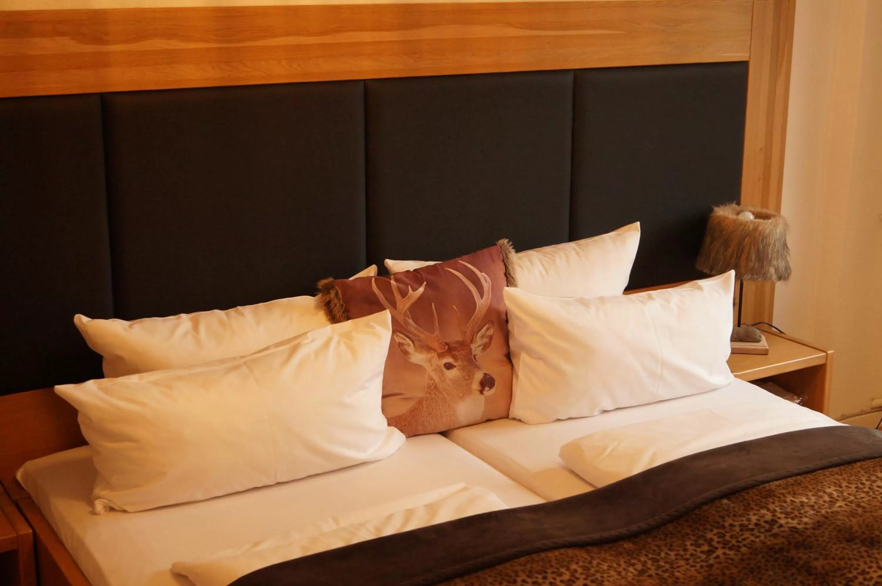 Bed in Alpin Lifestyle Hotel Löwen & Strauss