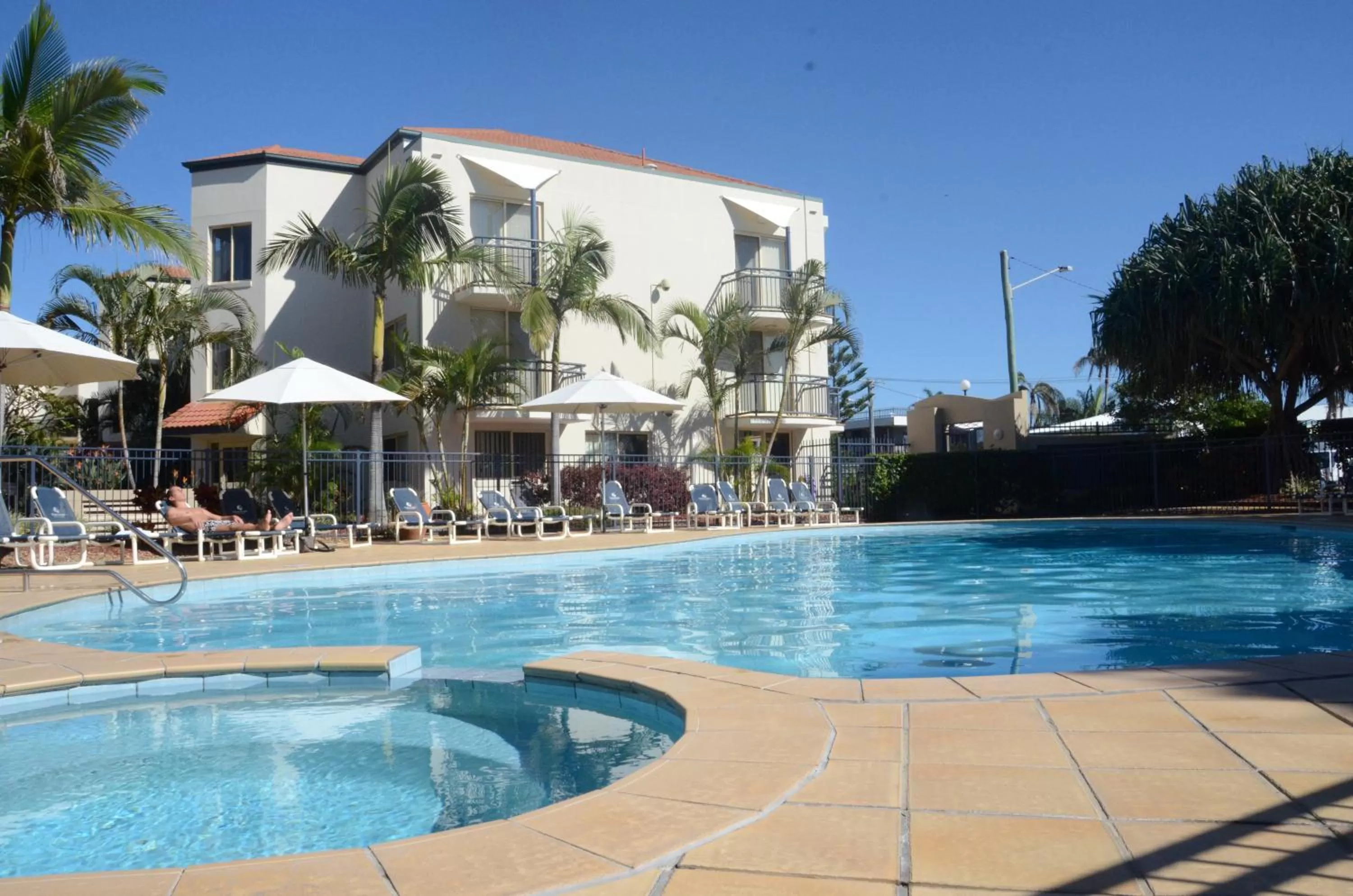 Swimming pool in Golden Riviera Absolute Beachfront Resort
