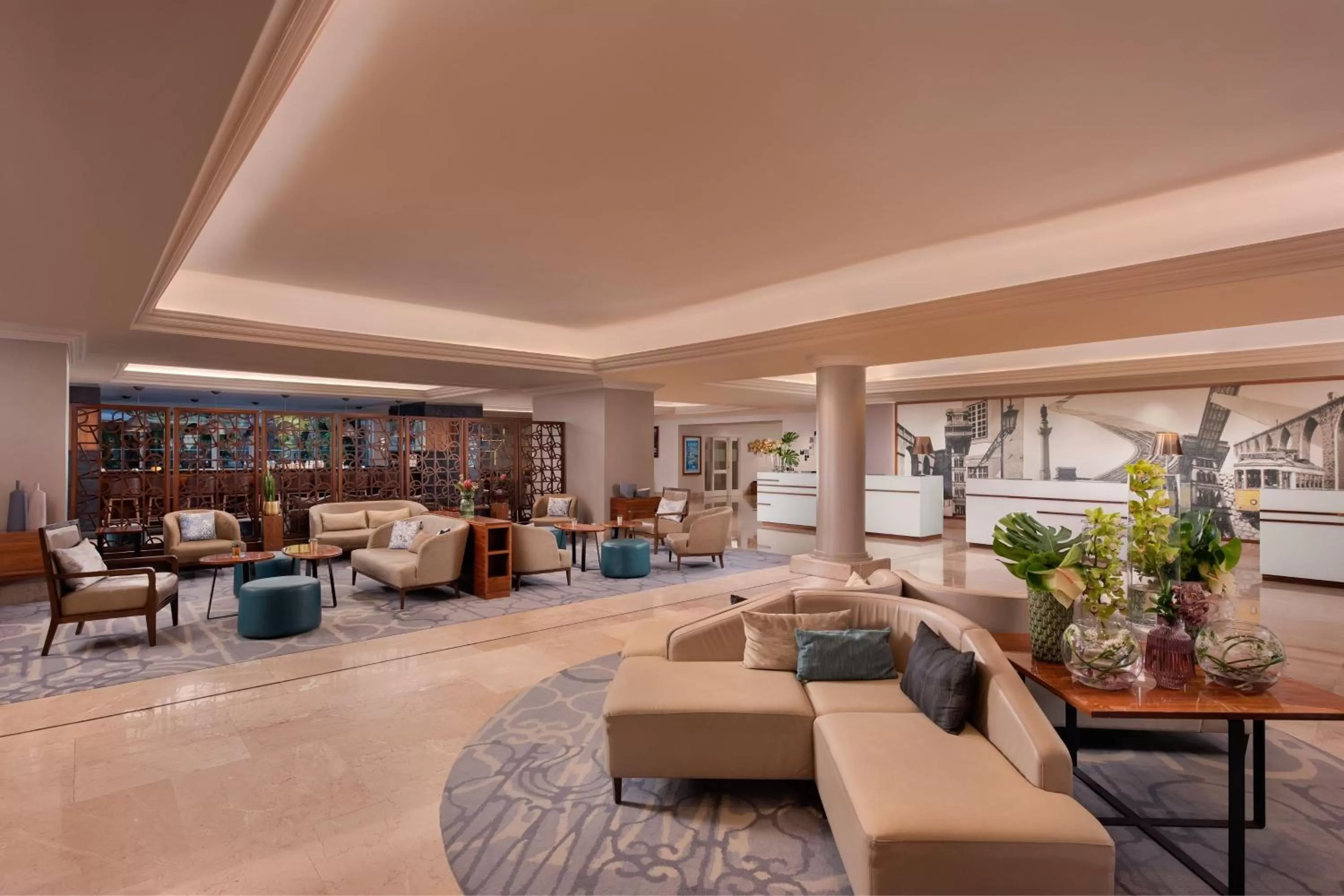 Lobby or reception in Lisbon Marriott Hotel
