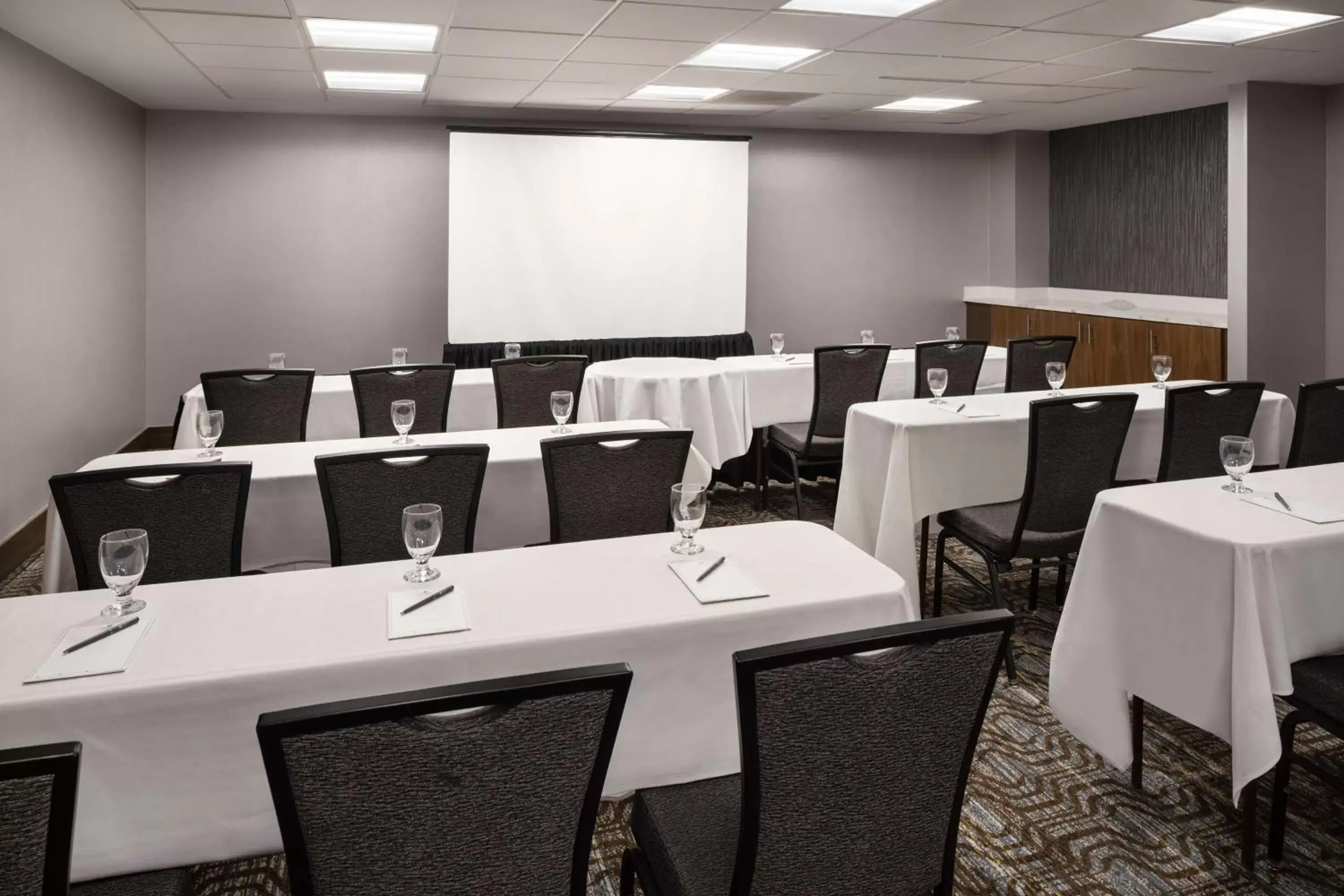 Meeting/conference room in Embassy Suites by Hilton Austin Central