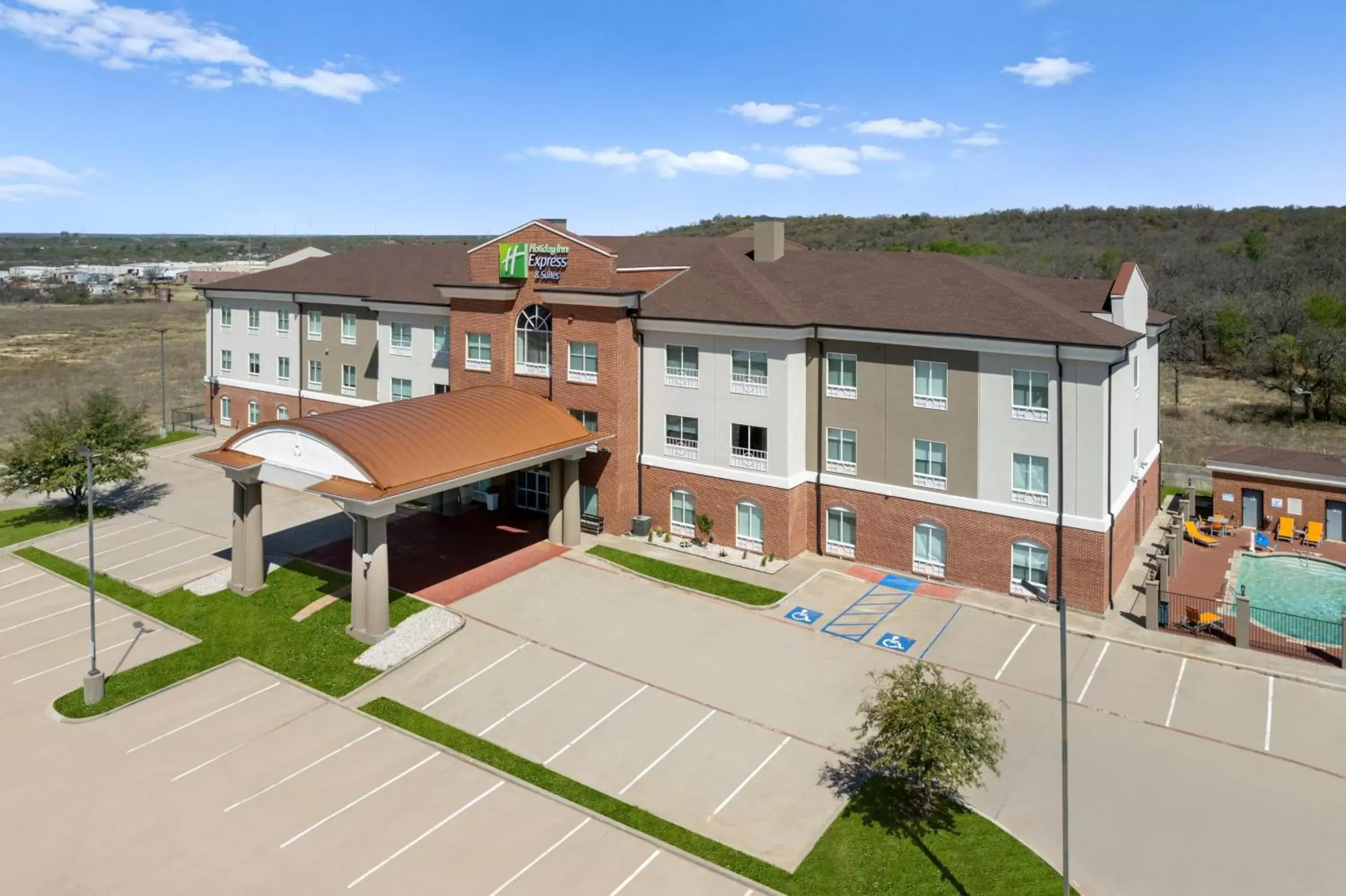 Property building in Holiday Inn Express & Suites Graham, an IHG Hotel