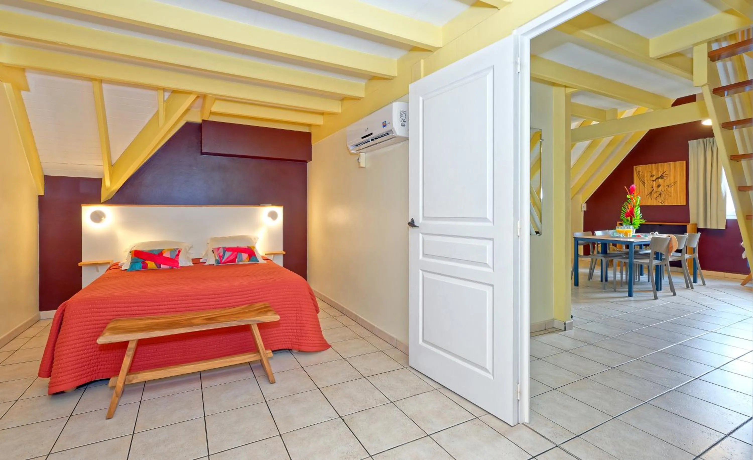 Photo of the whole room, Bed in Village Creole