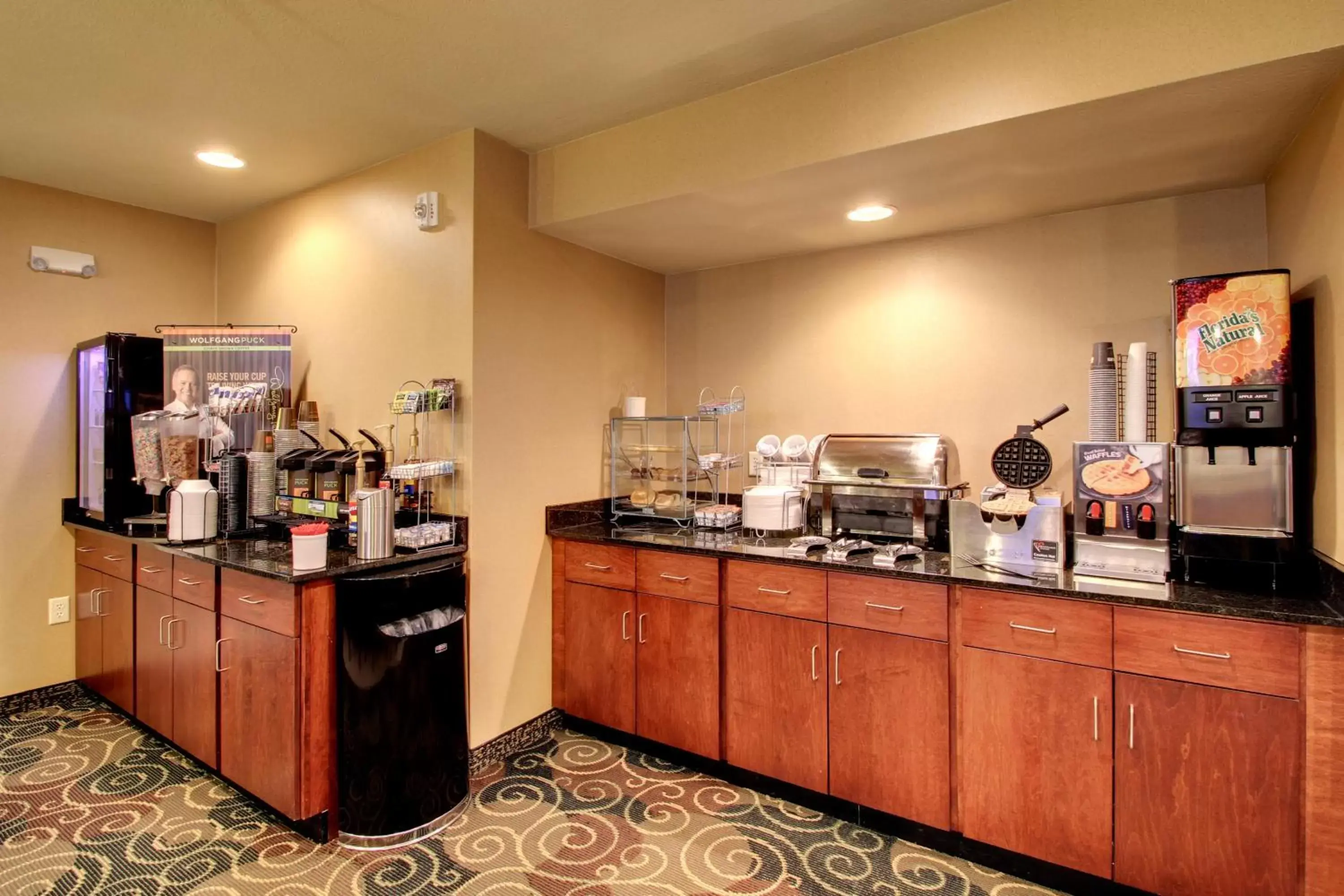 Breakfast in Cobblestone Hotel & Suites - Newton Breakfast in Cobblestone Hotel & Suites - Newton
