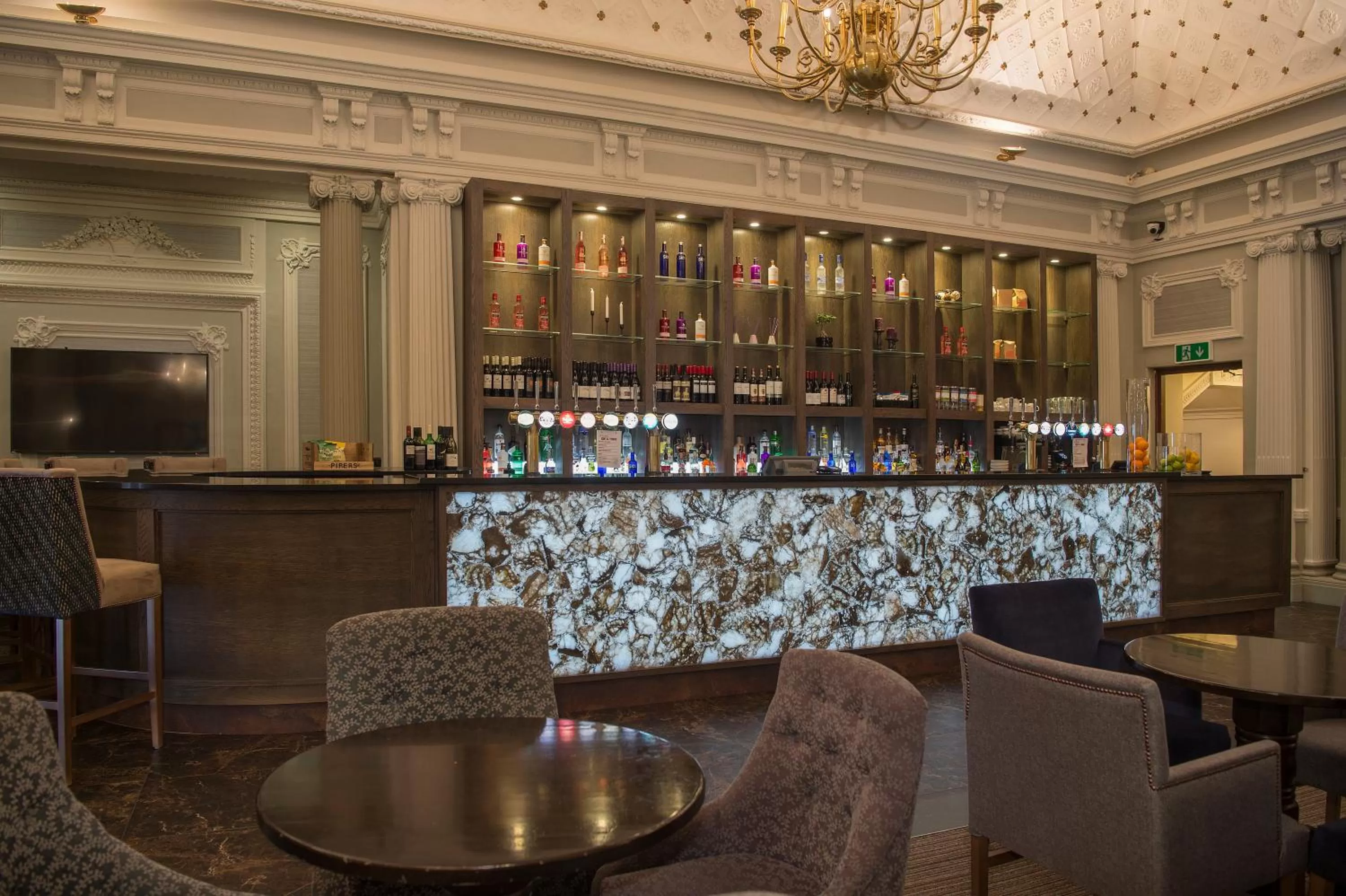 Lounge or bar in Crowne Plaza - Sheffield by IHG