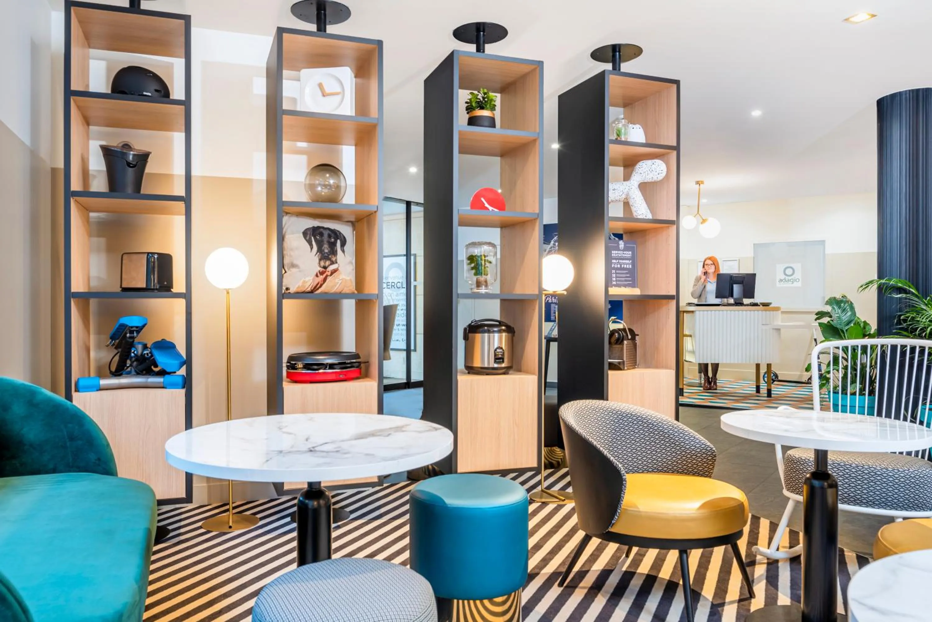 Library in Aparthotel Adagio Paris Montrouge