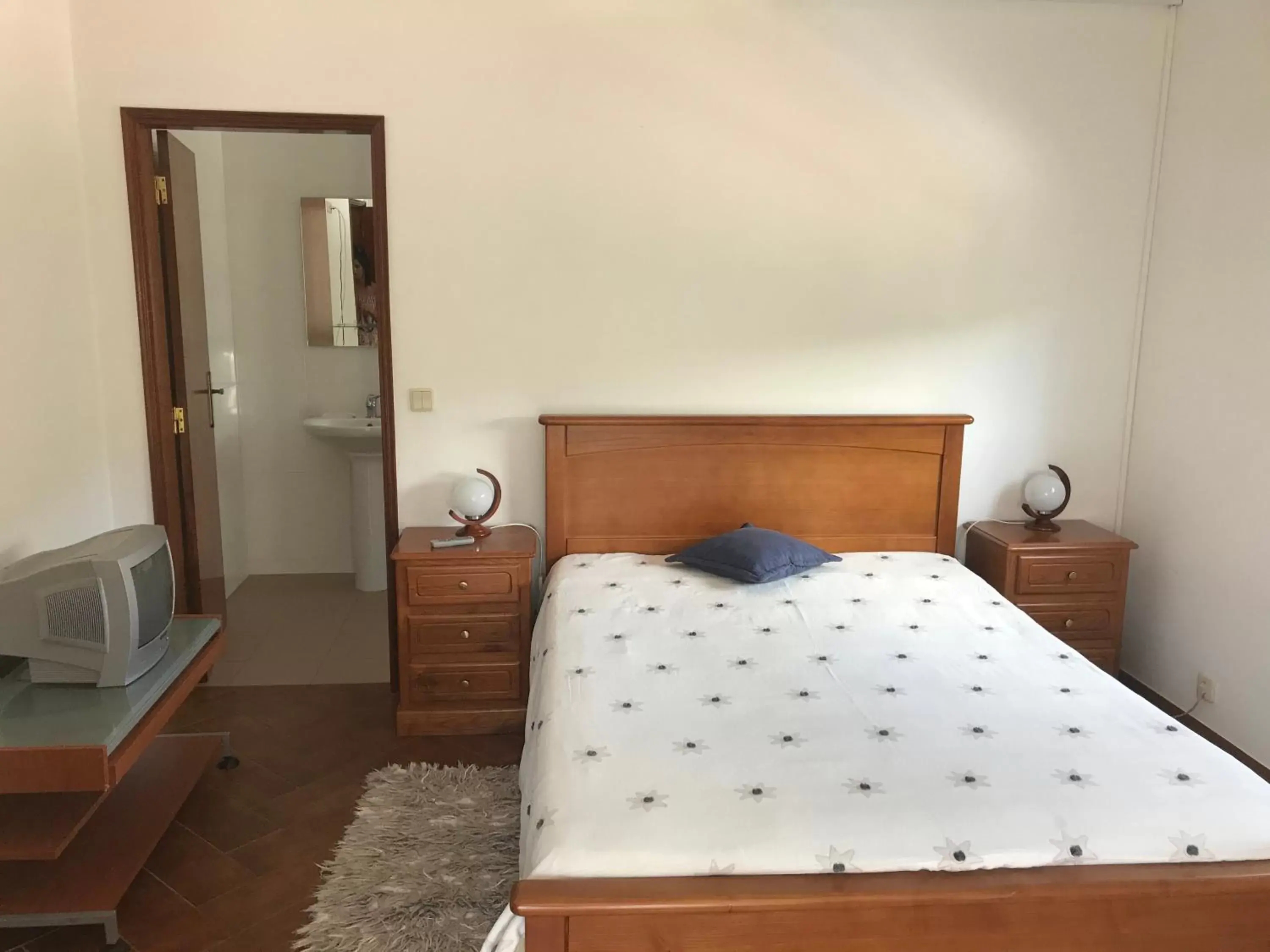 Family Room with Private Bathroom in Europa Family Room with Private Bathroom in Europa