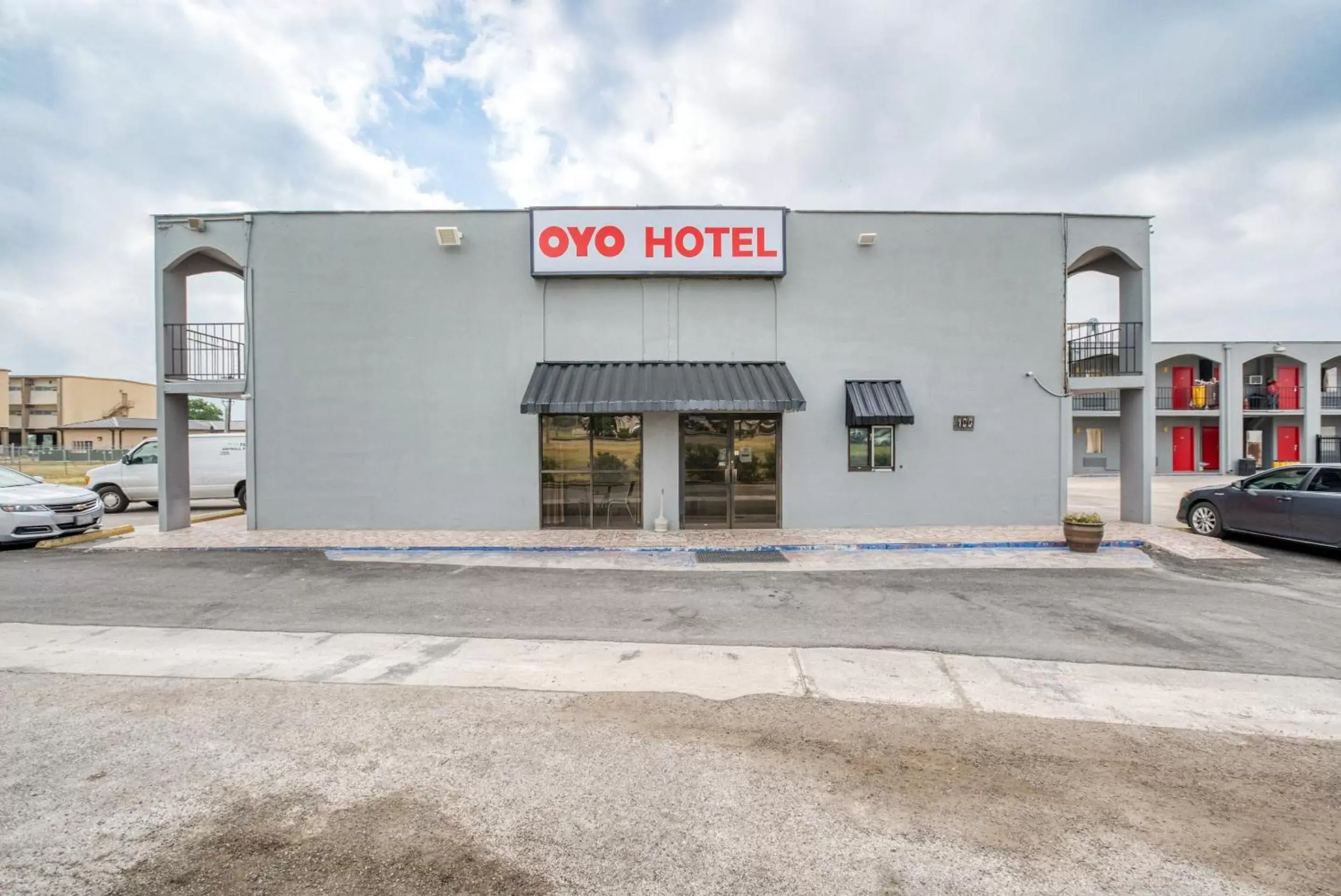 Facade/entrance, Property Building in OYO Hotel San Antonio Lackland Air Force Base West