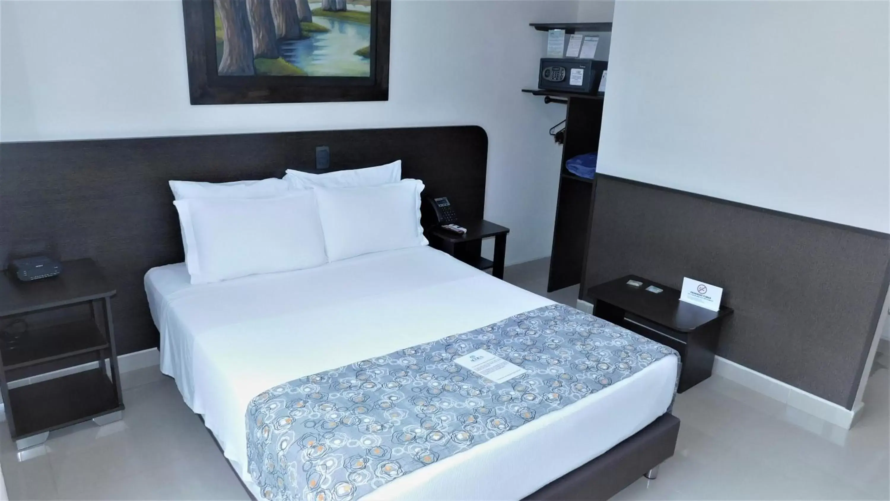 Photo of the whole room, Bed in Hotel Acqua Medellín