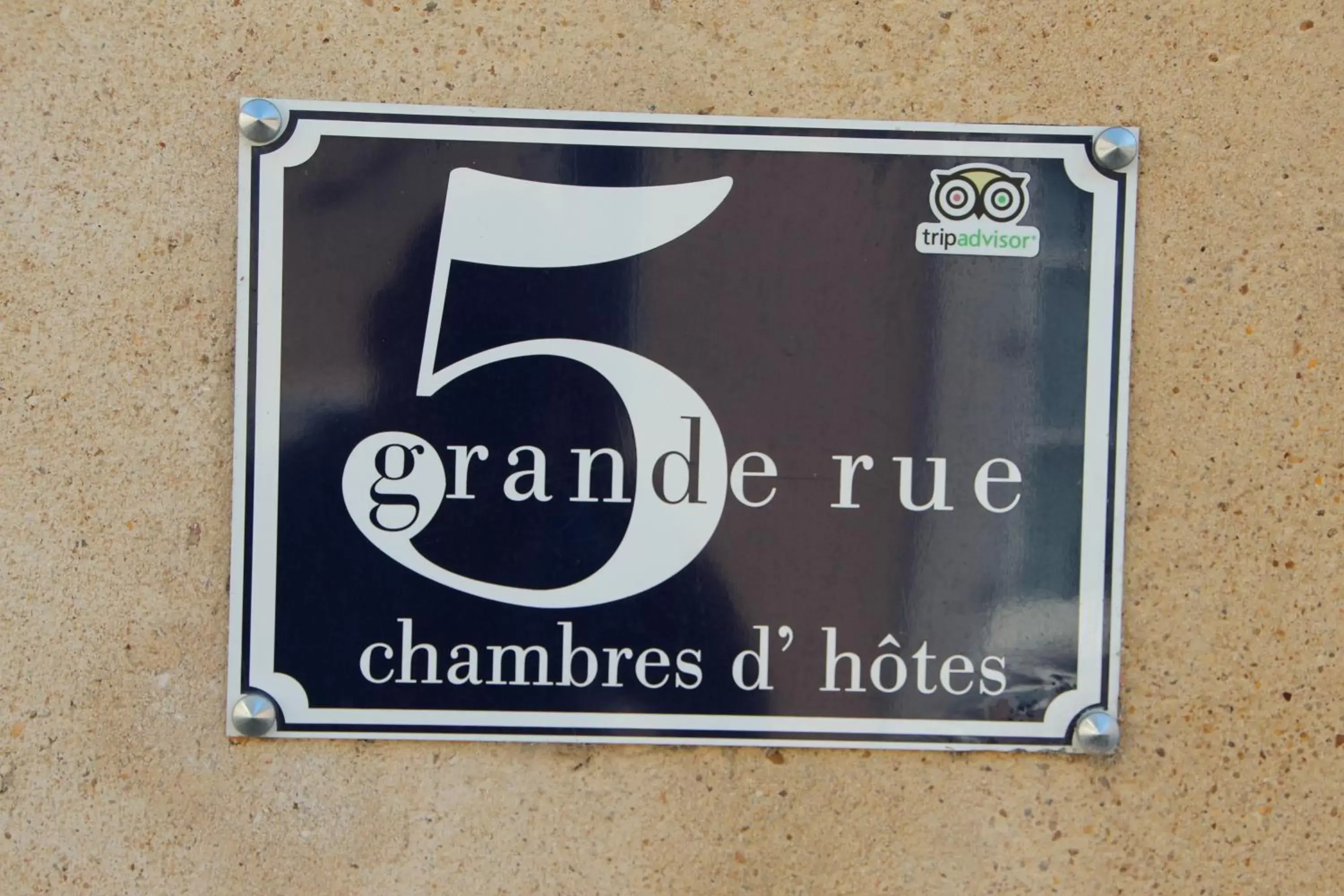Property logo or sign in 5 Grande Rue