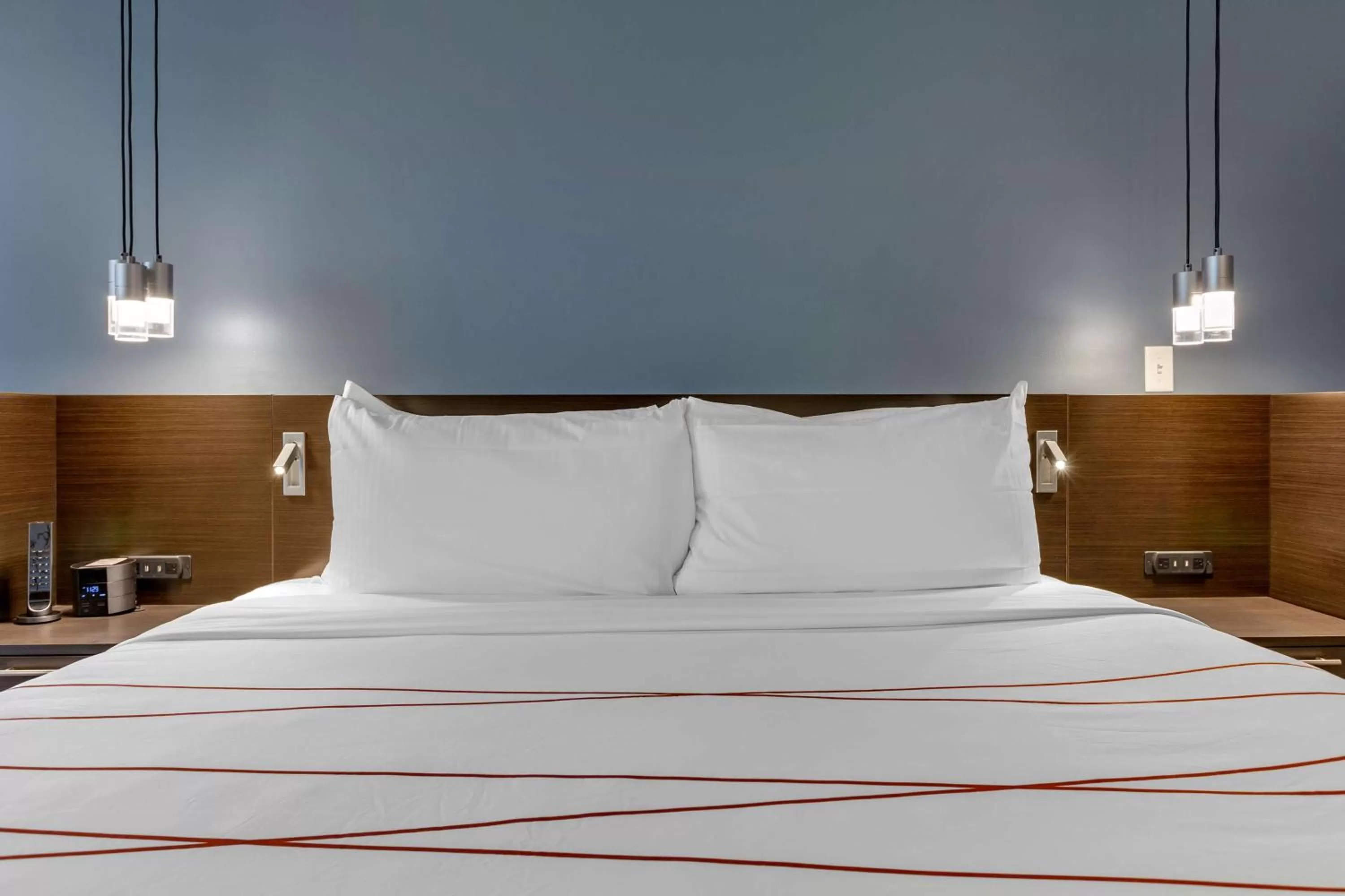 Bedroom, Bed in Vīb Hotel by Best Western Phoenix - Tempe