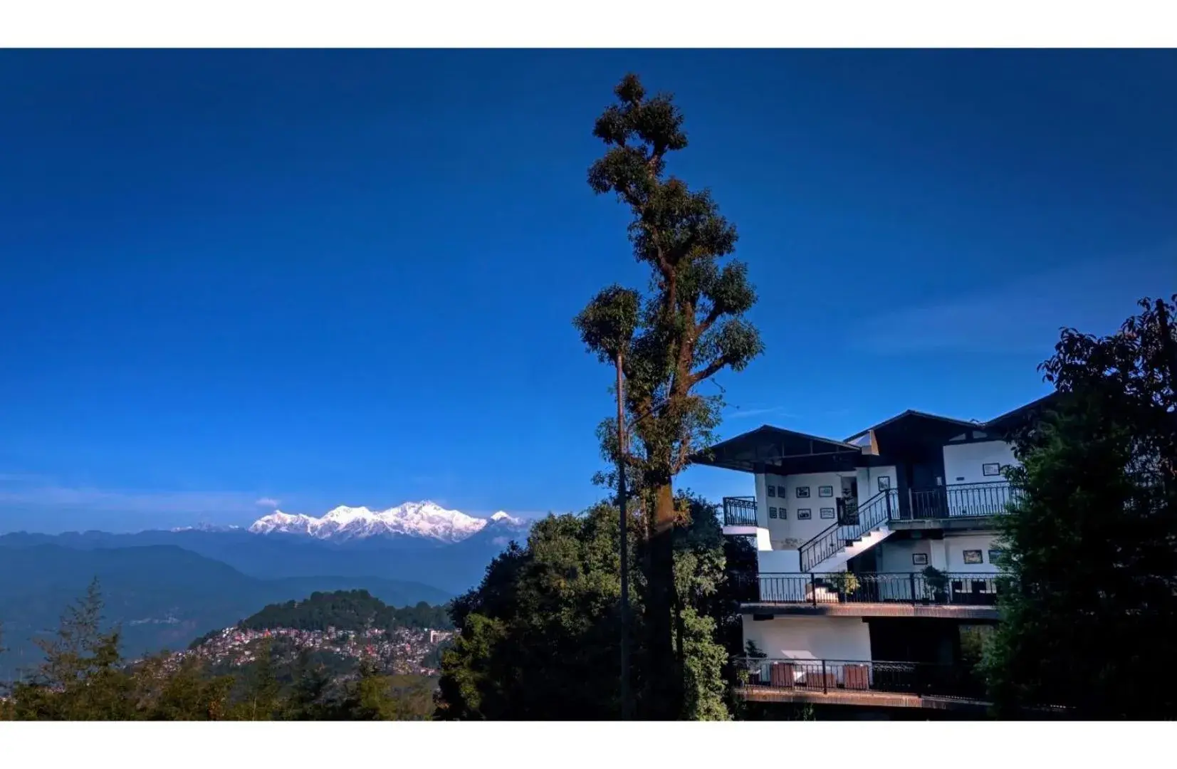 Mountain view in The West Gate Posada By Summit