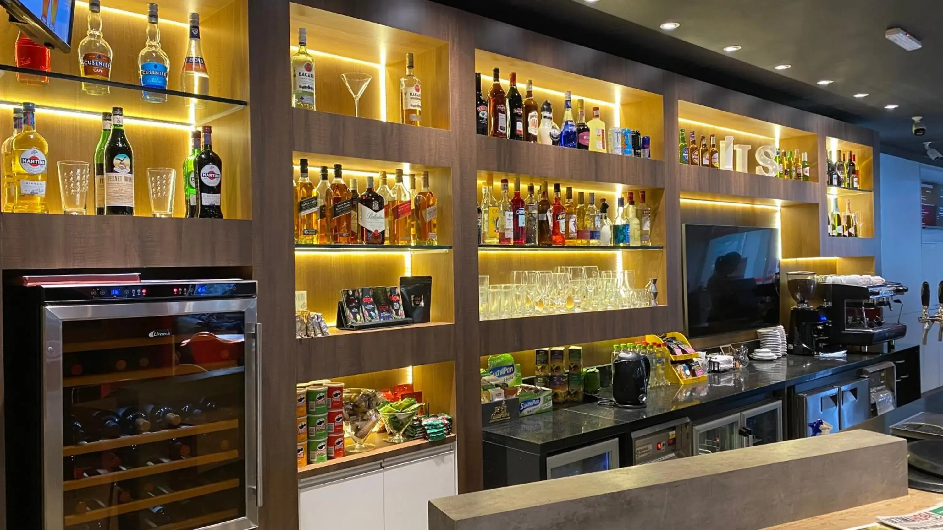 Lounge or bar in ibis Asuncion