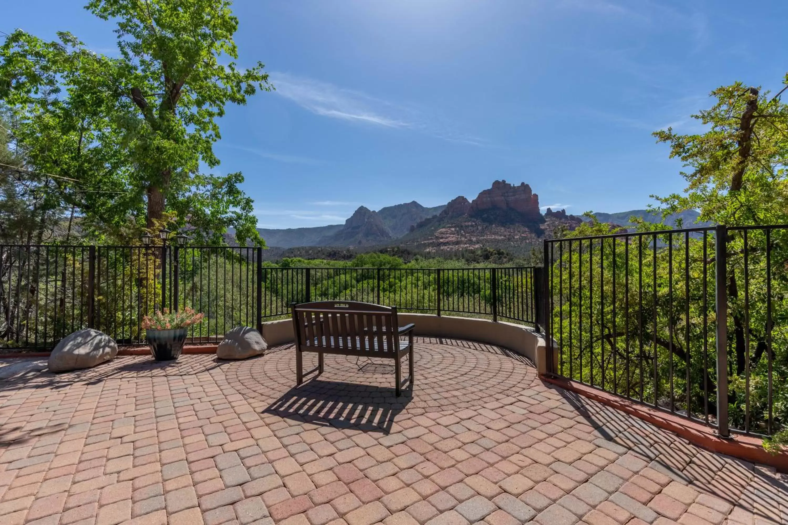 Garden view, Balcony/Terrace in Cedars Resort