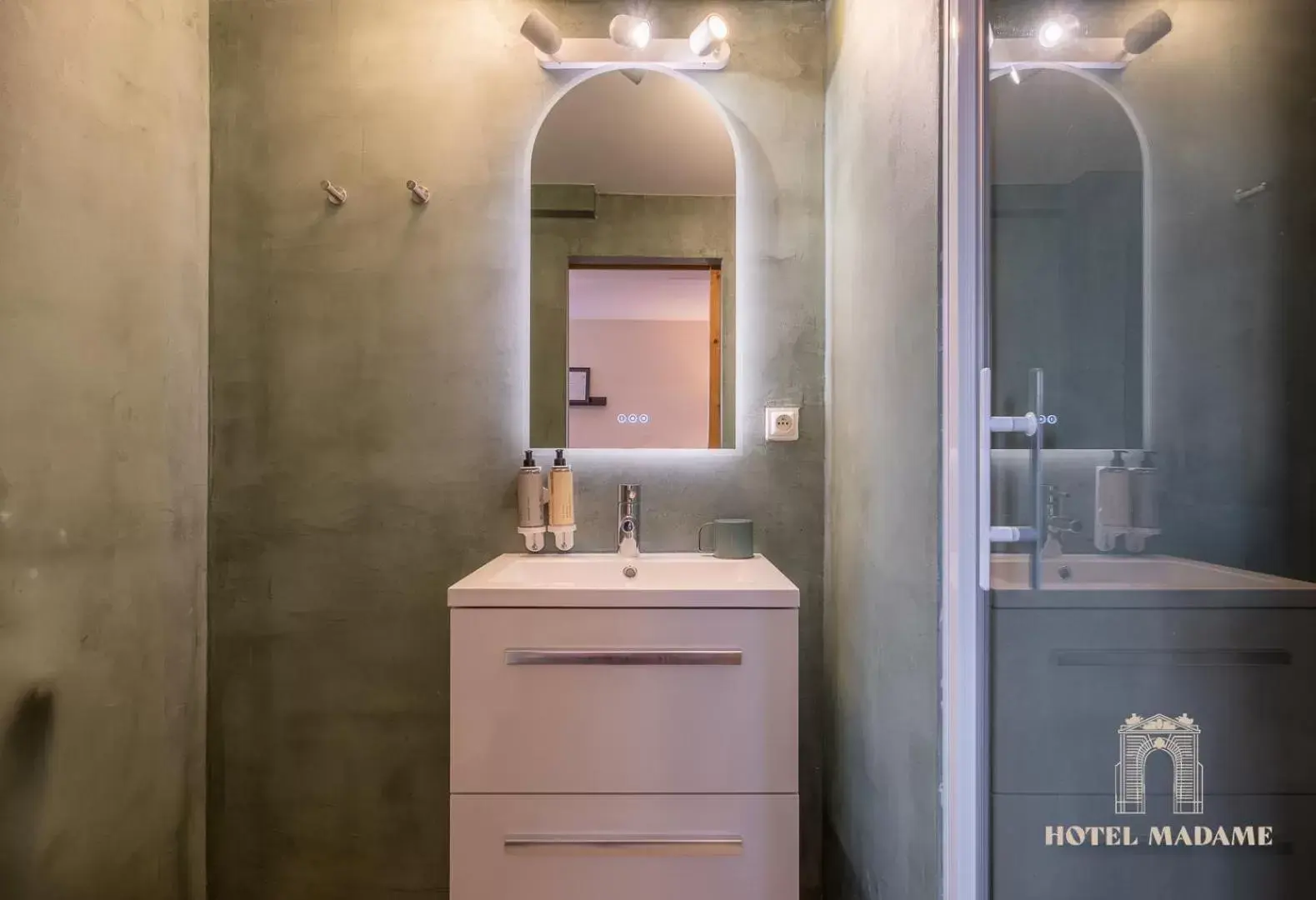 Bathroom in Hôtel Madame