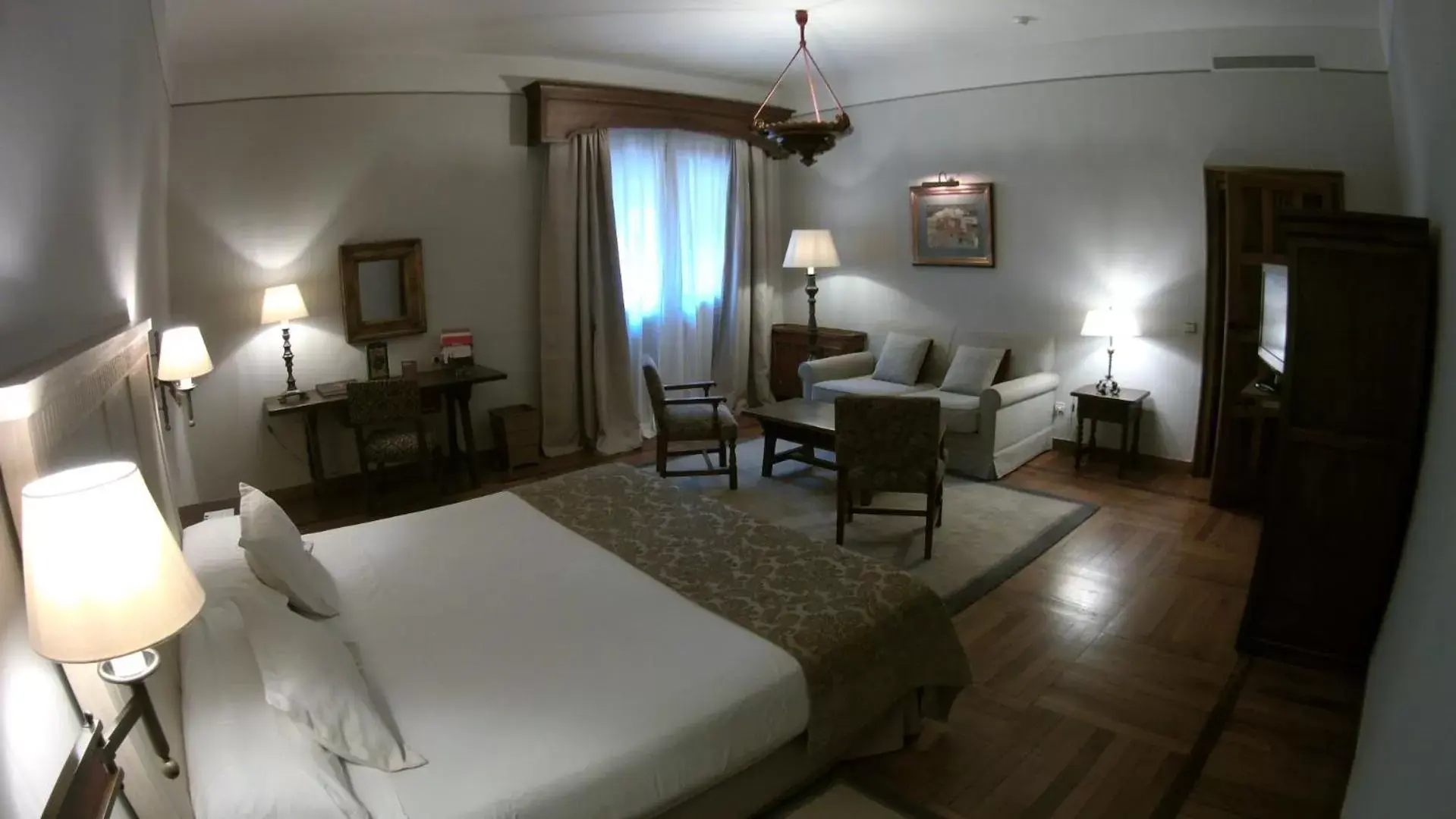 Bedroom in Parador de Santiago - Hostal Reis Catolicos
