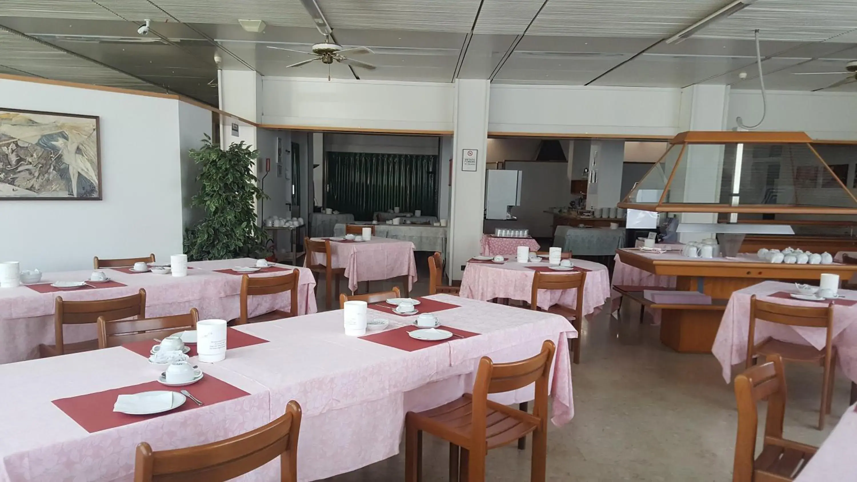 Restaurant/Places to Eat in Hotel Cristallo
