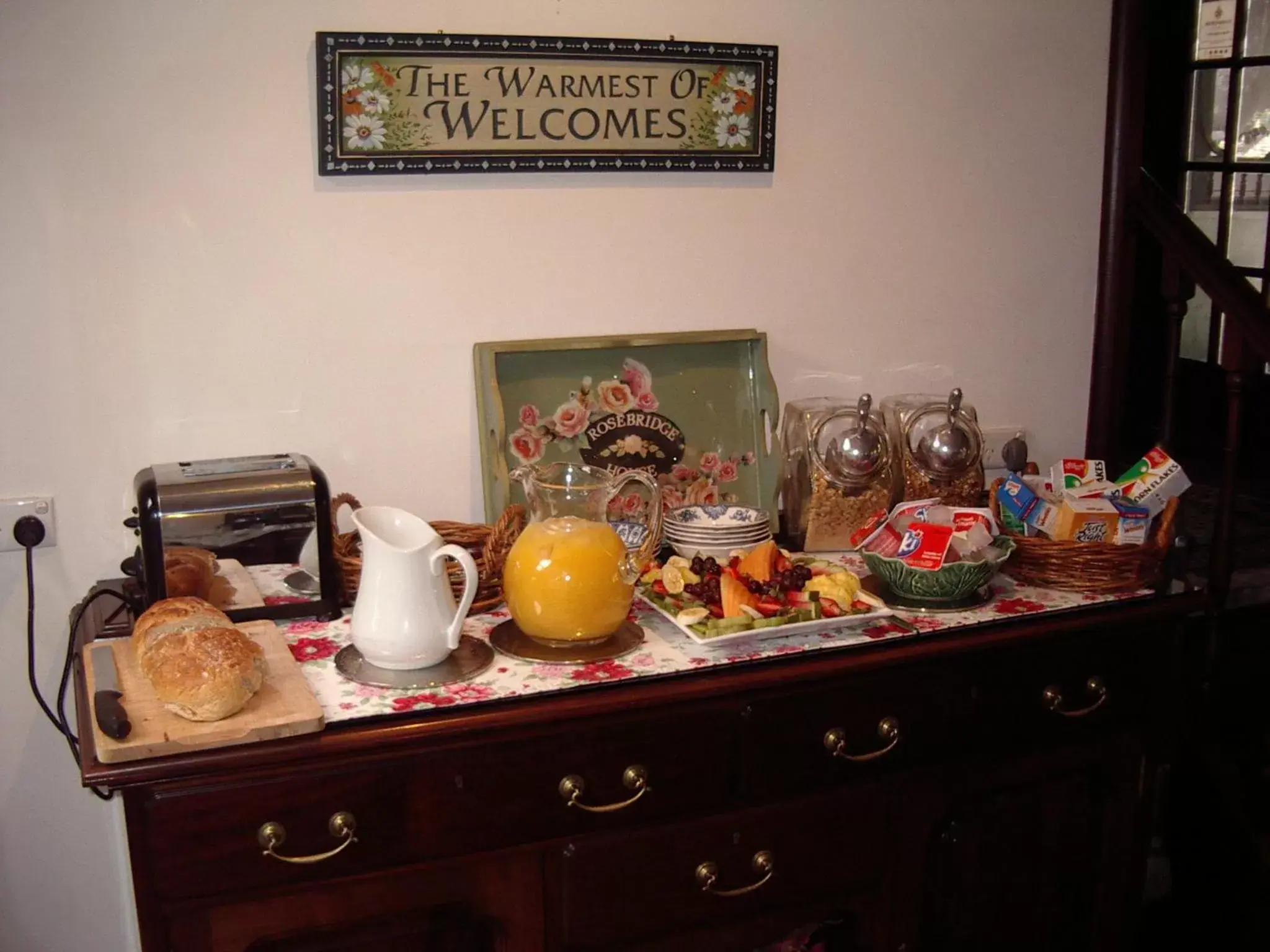 Food and drinks in Rosebridge House Bed & Breakfast Adult Retreat