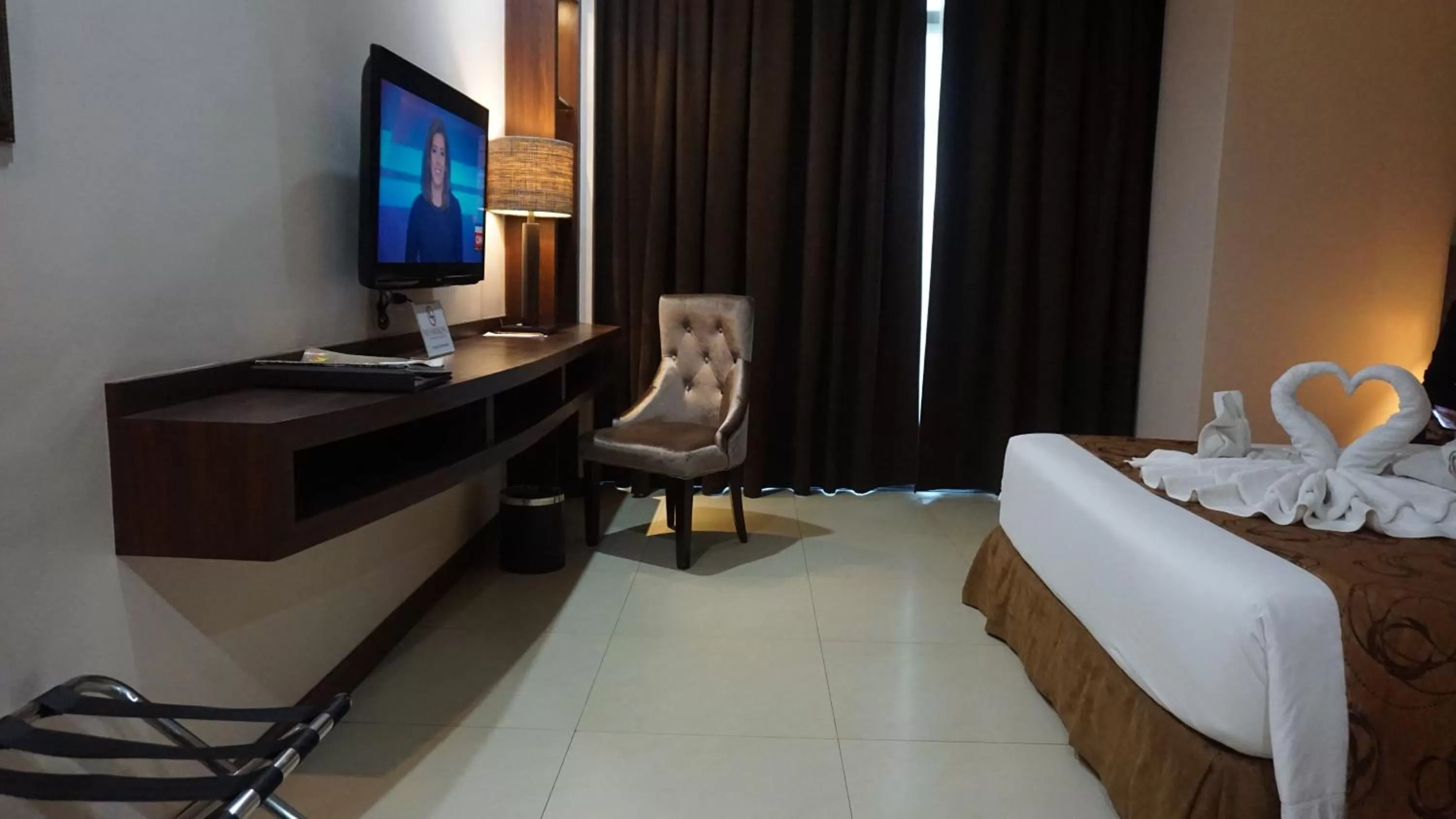 Bed in Kew Hotel Tagbilaran