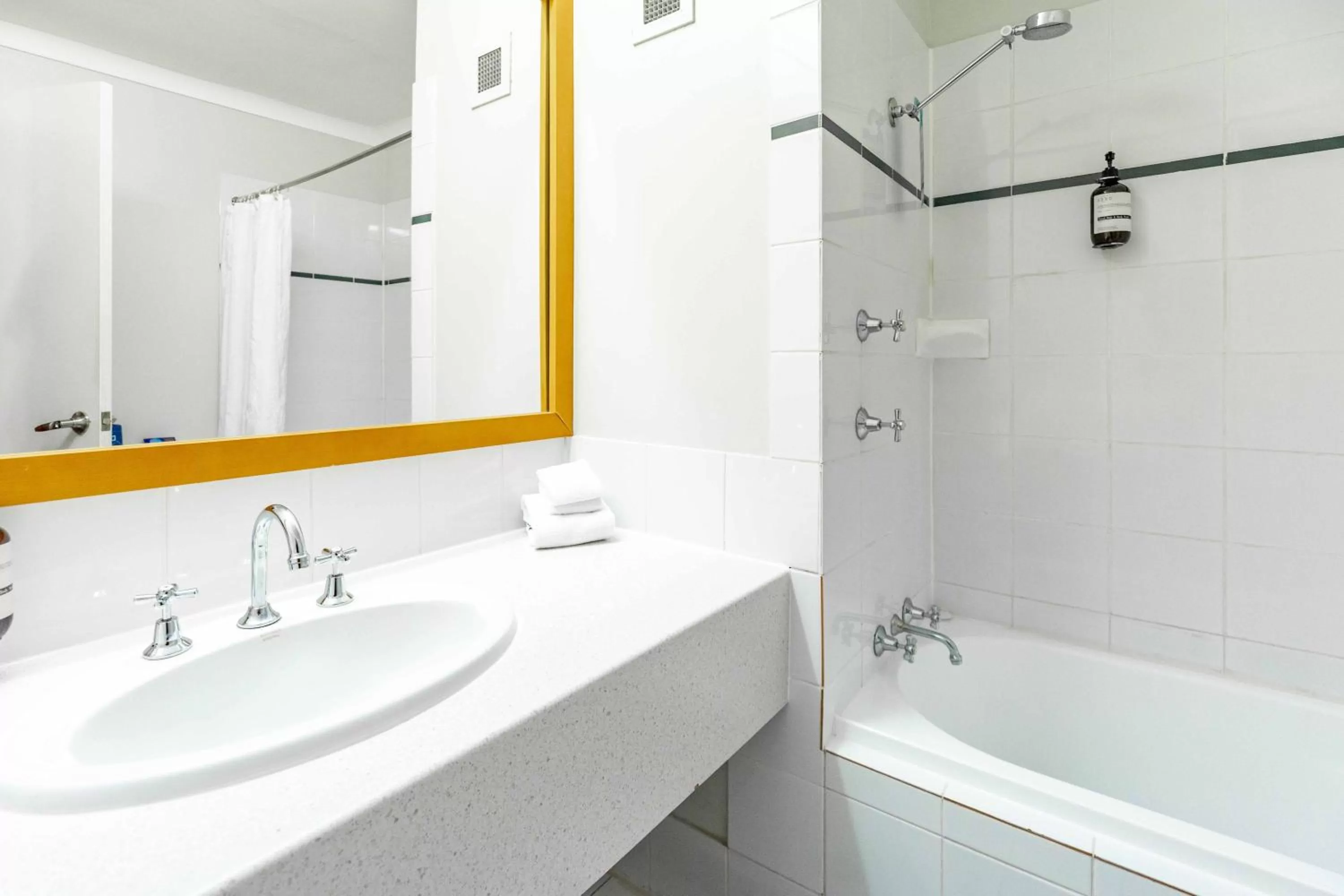 Bathroom in Paradise Resort Gold Coast