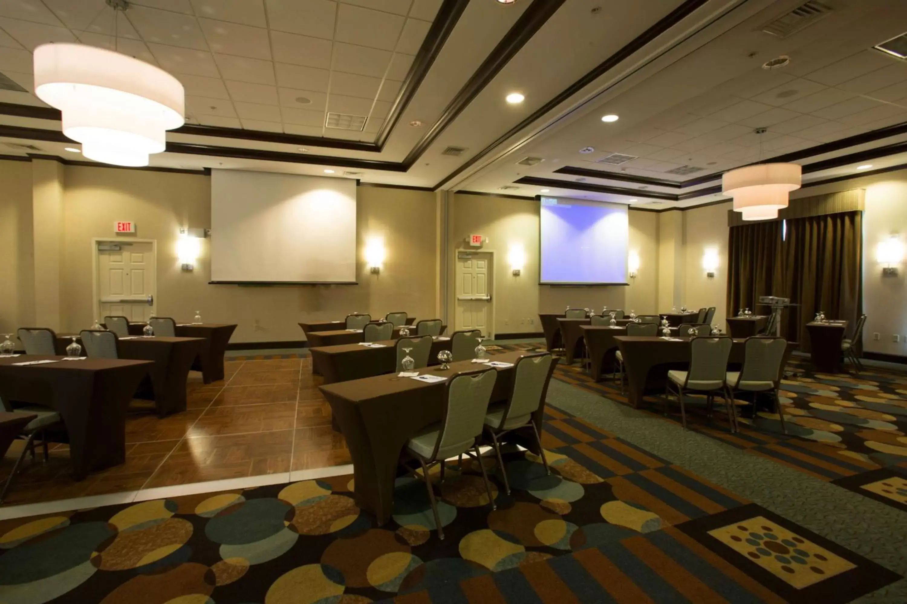 Meeting/conference room, Restaurant/Places to Eat in Hilton Garden Inn Dulles North