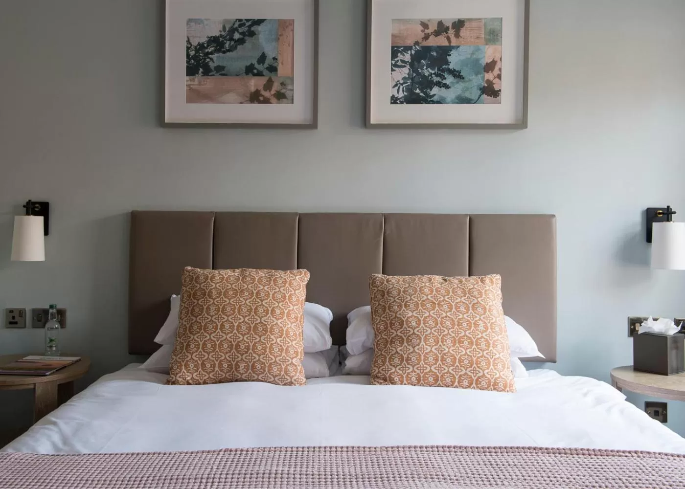 Bedroom, Bed in Bush Hotel Farnham