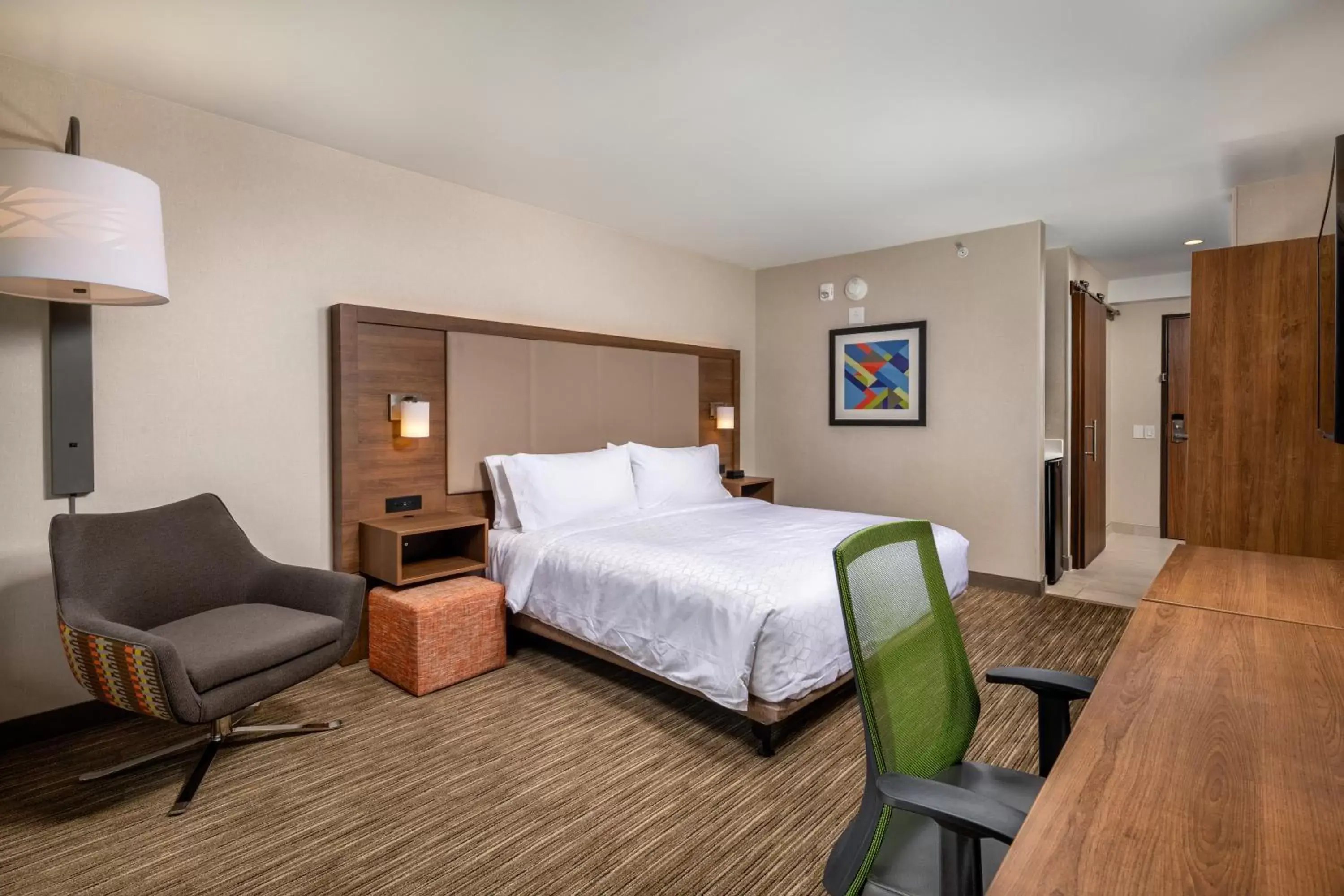 Bed, Room Photo in Holiday Inn Express & Suites Chatsworth, an IHG Hotel