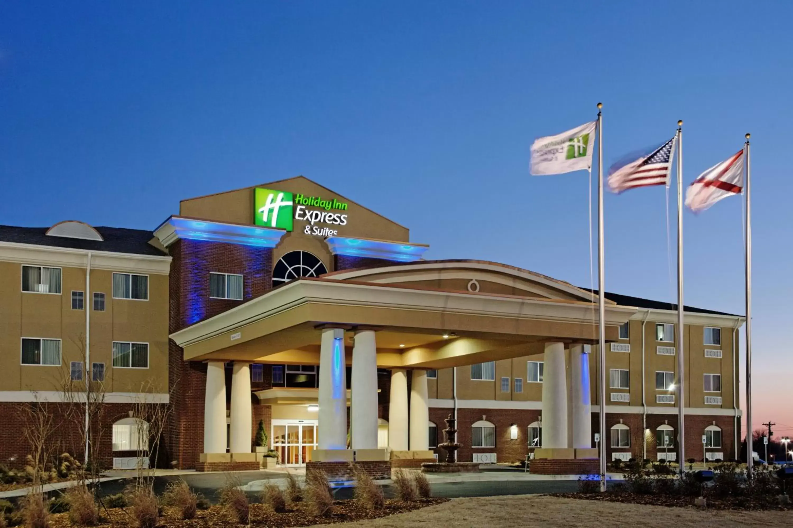 Property Building in Holiday Inn Express Florence Northeast, an IHG Hotel