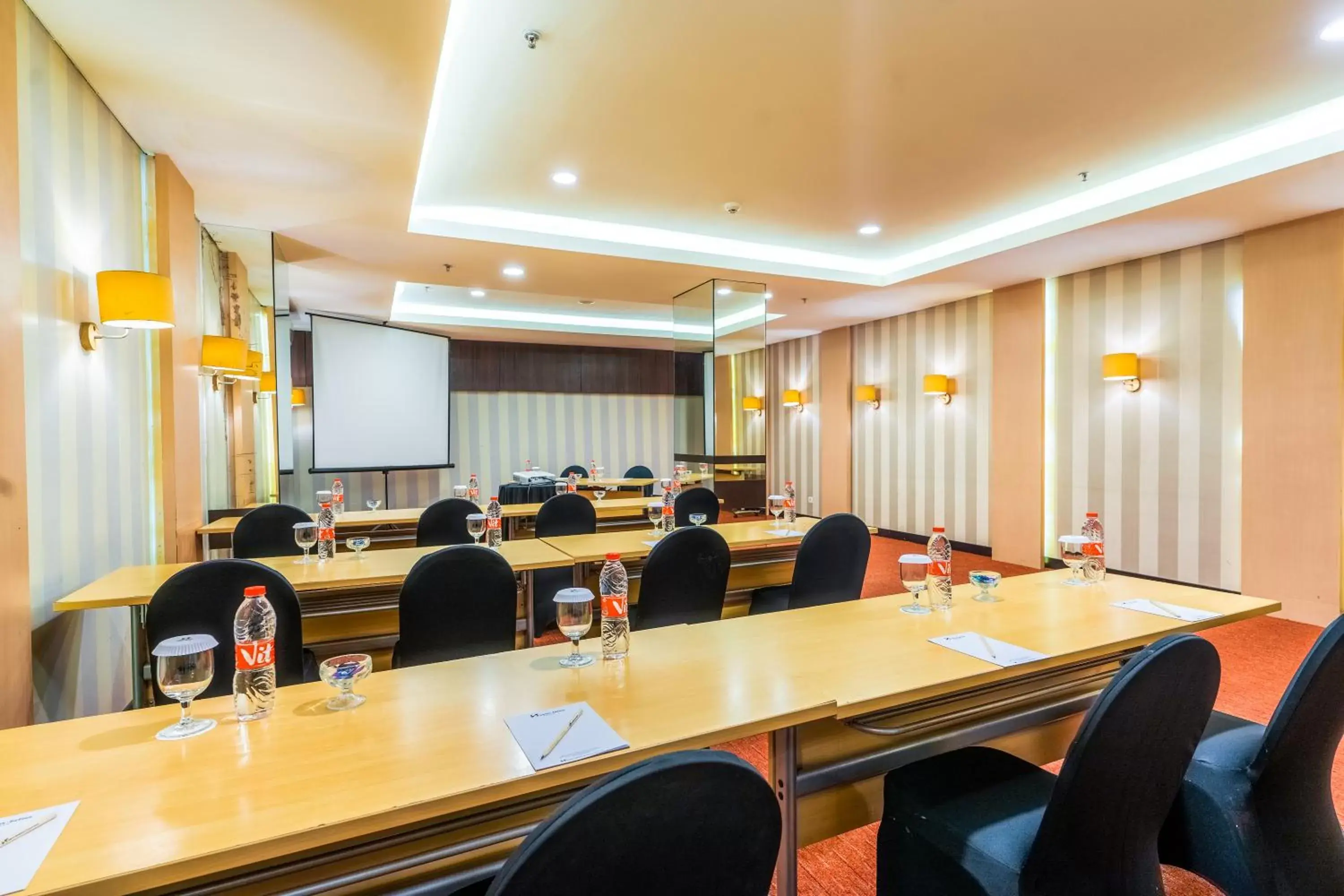 Meeting/conference room in Swiss-Belinn Malang