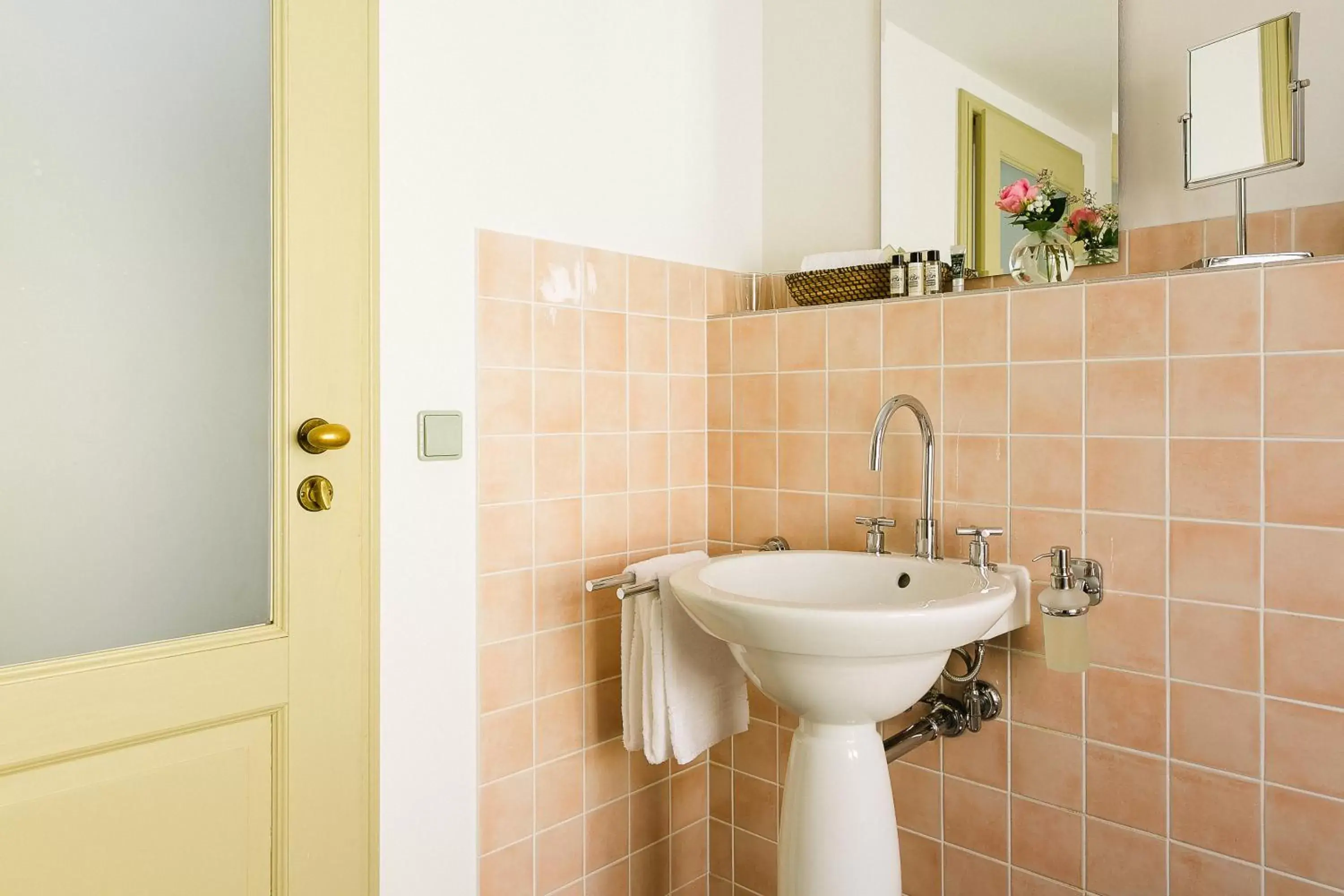 Bathroom in Hotel Villa Sorgenfrei & Restaurant Atelier Sanssouci