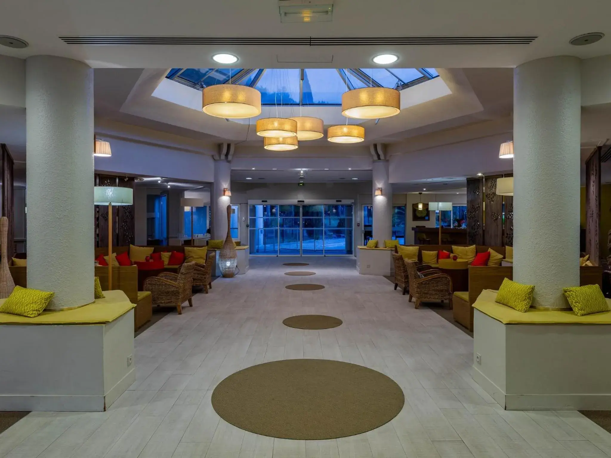 Restaurant/places to eat in Garrigae Domaine de l'Esterel - piscine & SPA Cinq Mondes Restaurant/places to eat in Garrigae Domaine de l'Esterel - piscine & SPA Cinq Mondes