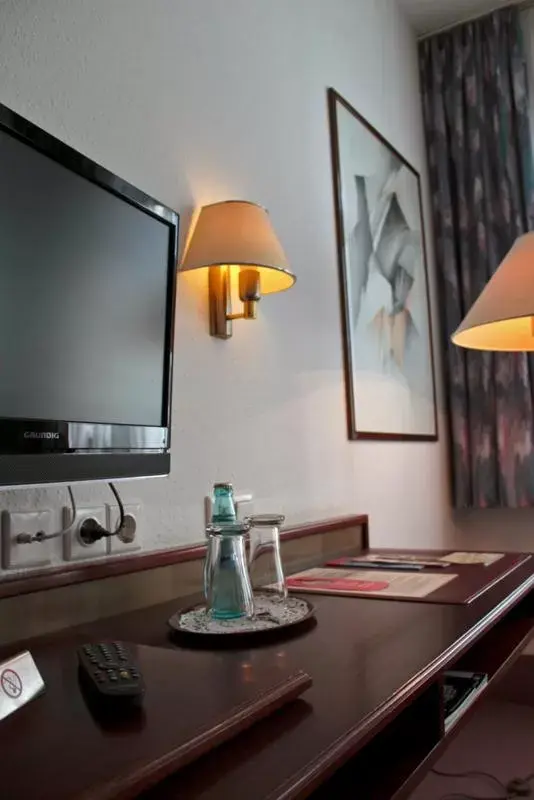 TV and multimedia, TV/Entertainment Center in Hotel Kipping