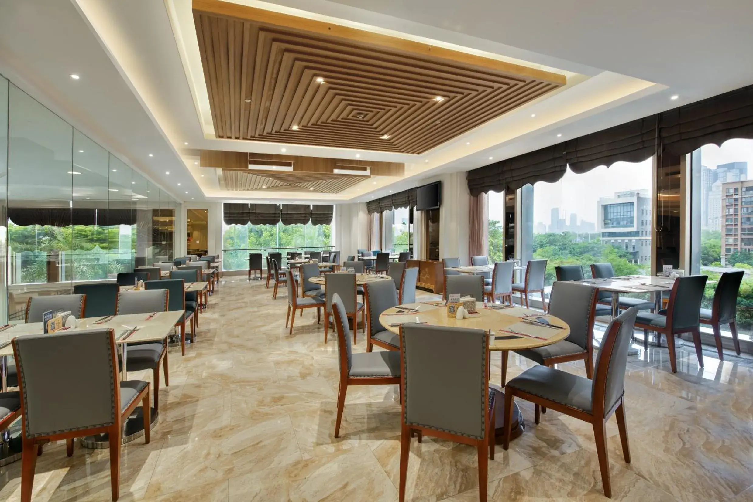 Restaurant/places to eat in Crowne Plaza Nanchang Riverside by IHG Restaurant/places to eat in Crowne Plaza Nanchang Riverside by IHG