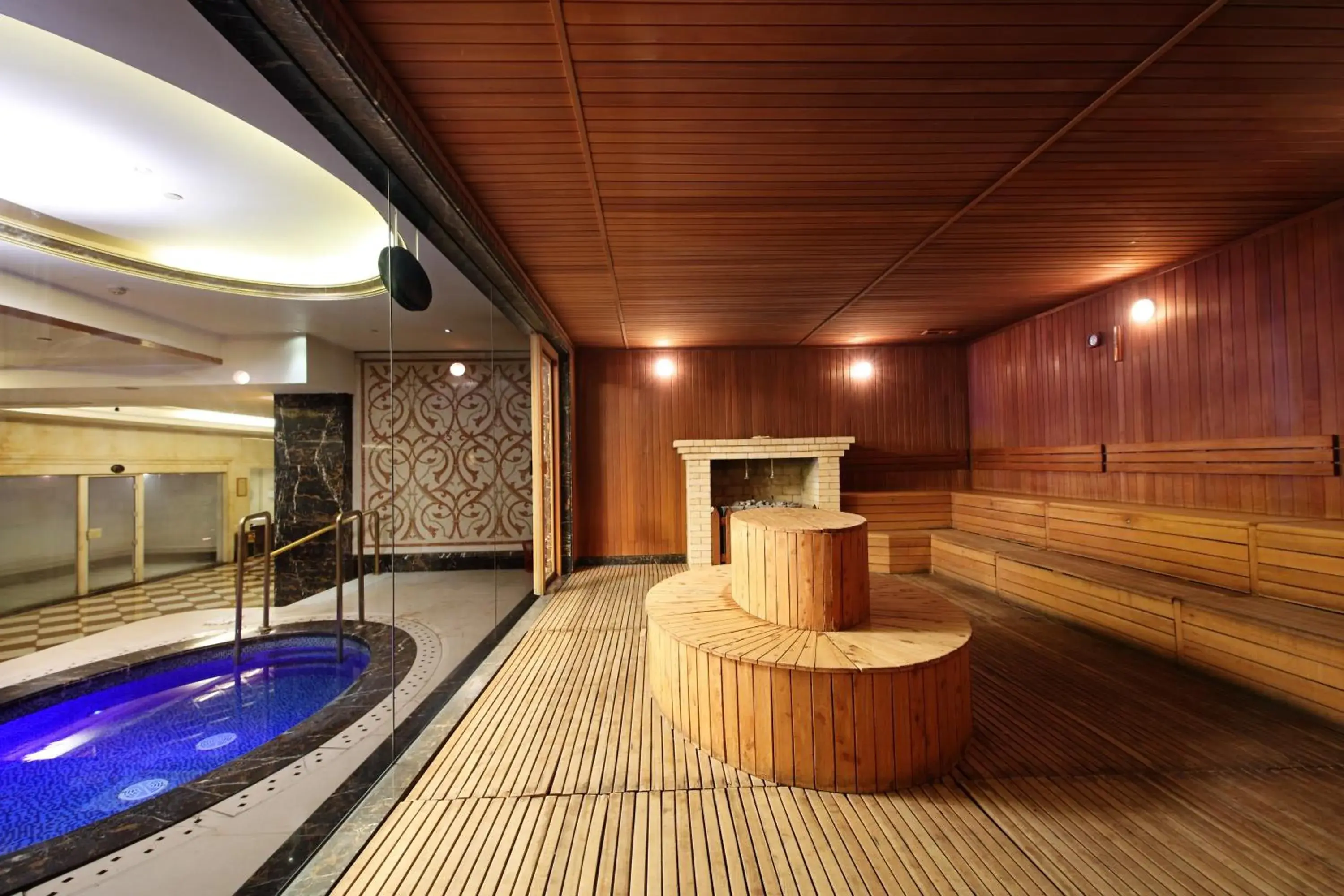 Sauna, Swimming Pool in Royal Mediterranean Hotel