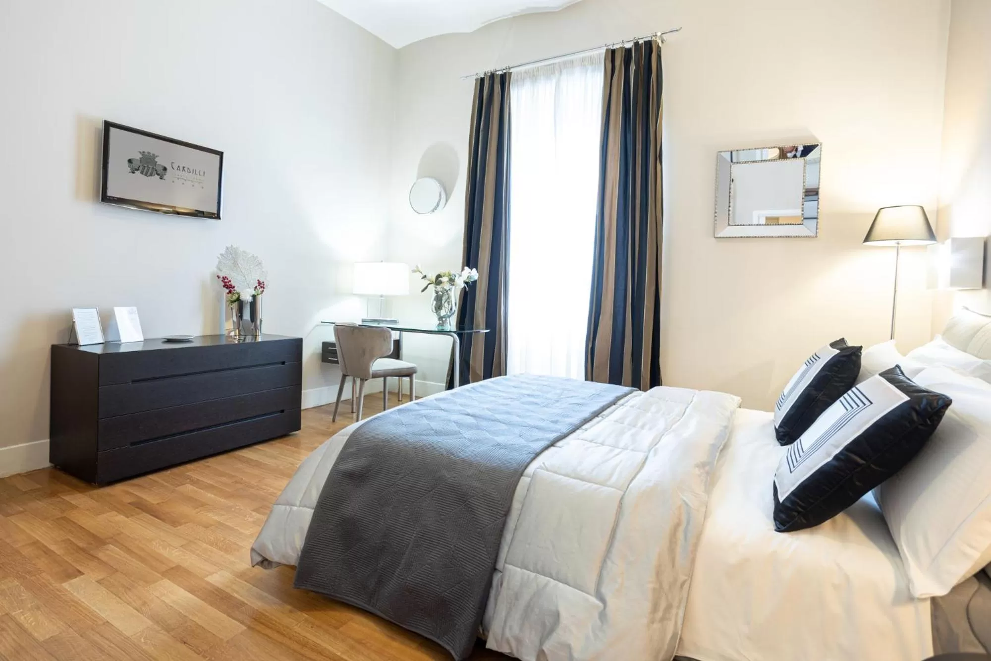 Bedroom, Bed in Cardilli Luxury Rooms