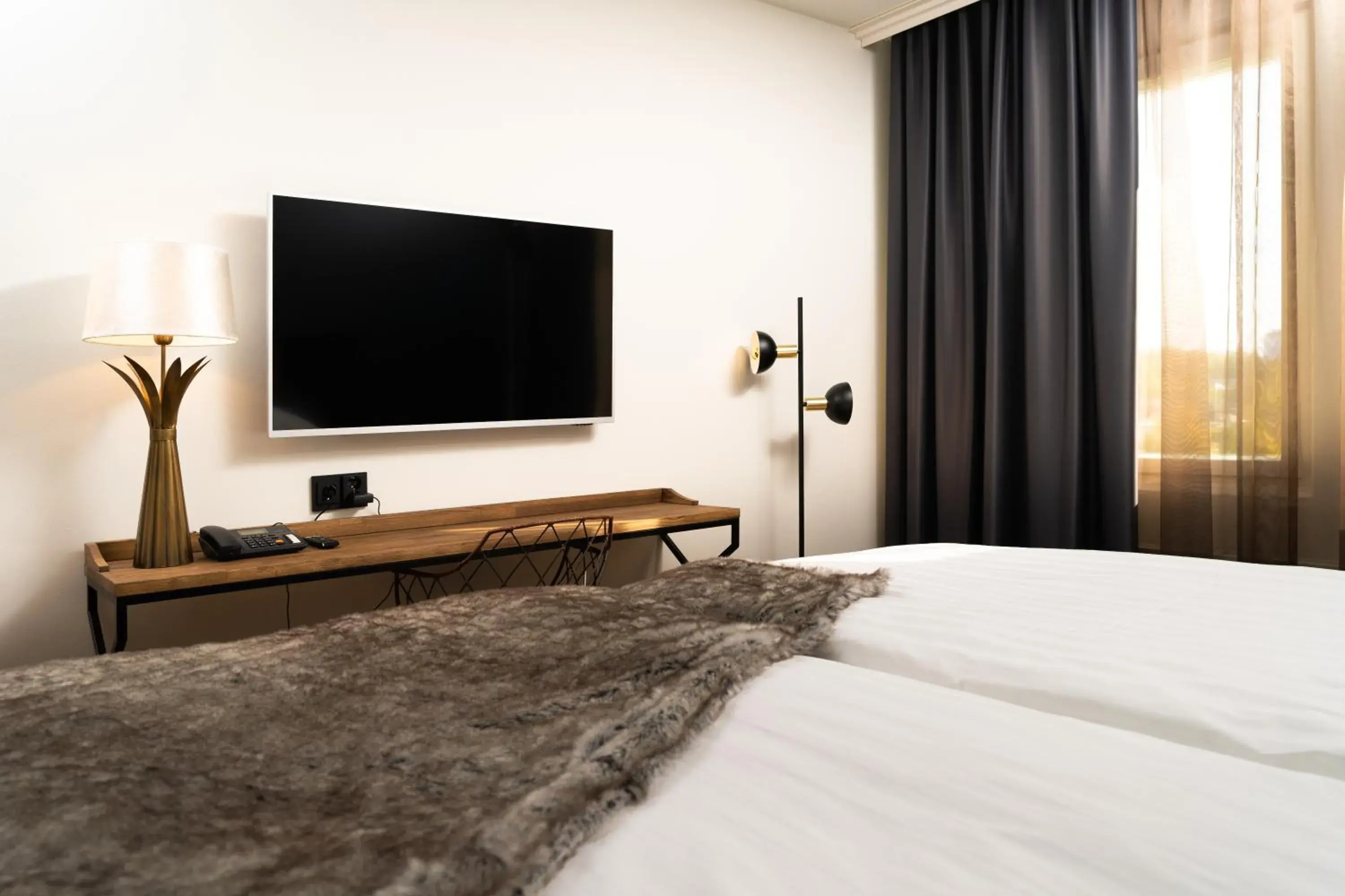 Bedroom, TV/Entertainment Center in Original Sokos Hotel Kimmel Joensuu