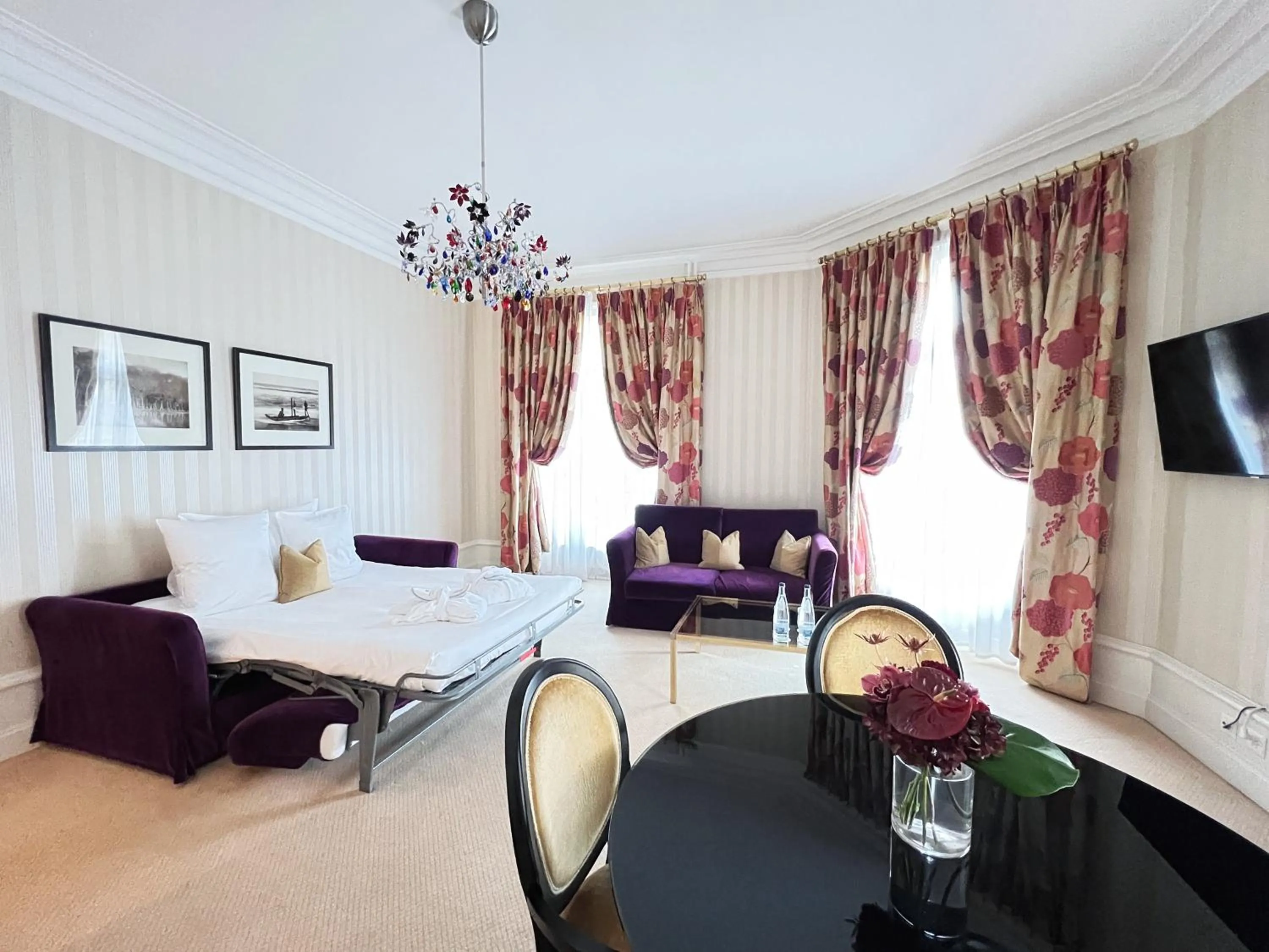 Suite with City View in Hôtel Des Trois Couronnes & Spa - The Leading Hotels of the World