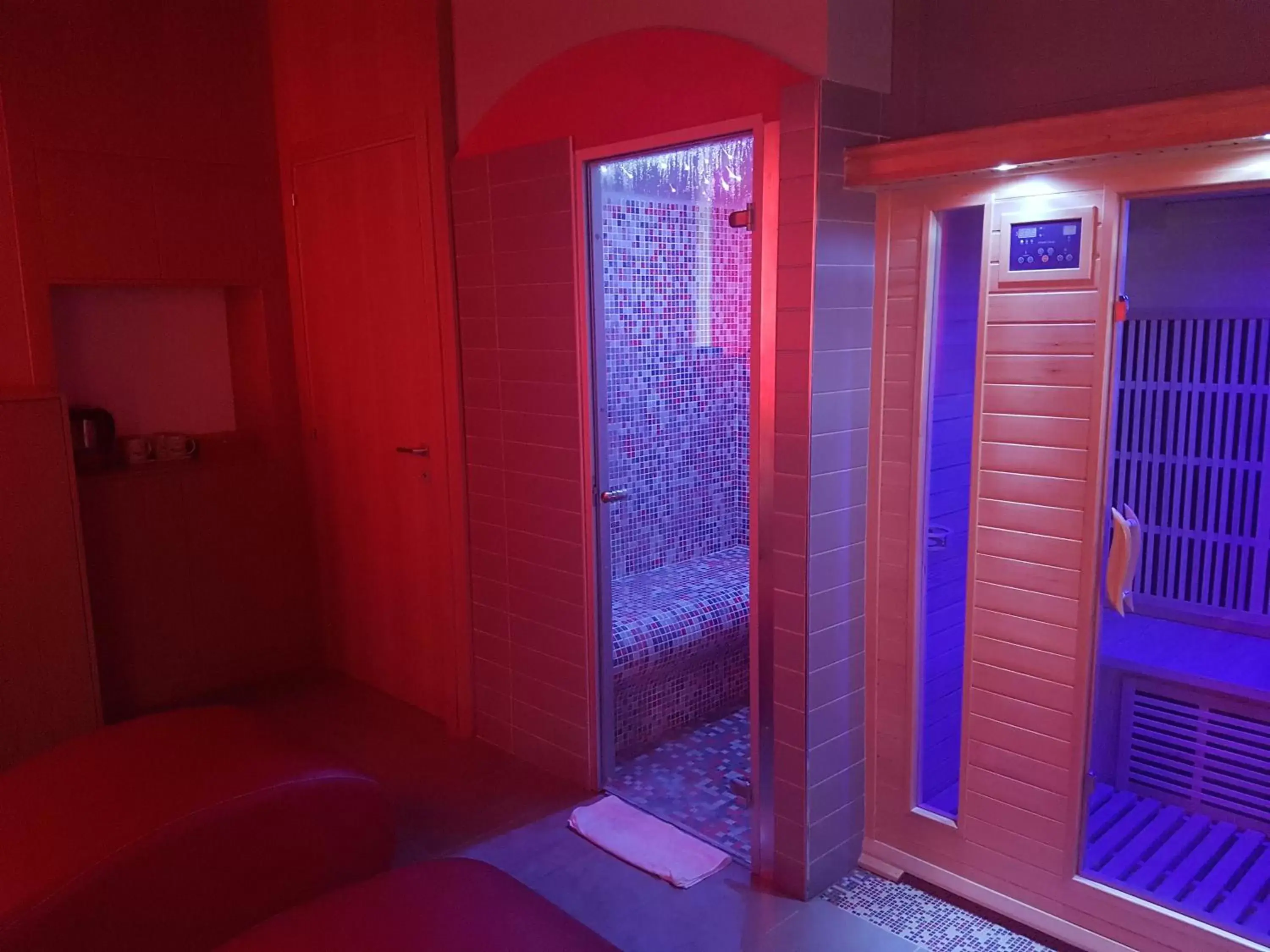 Steam room, Bathroom in Hotel Gran Sasso & SPA