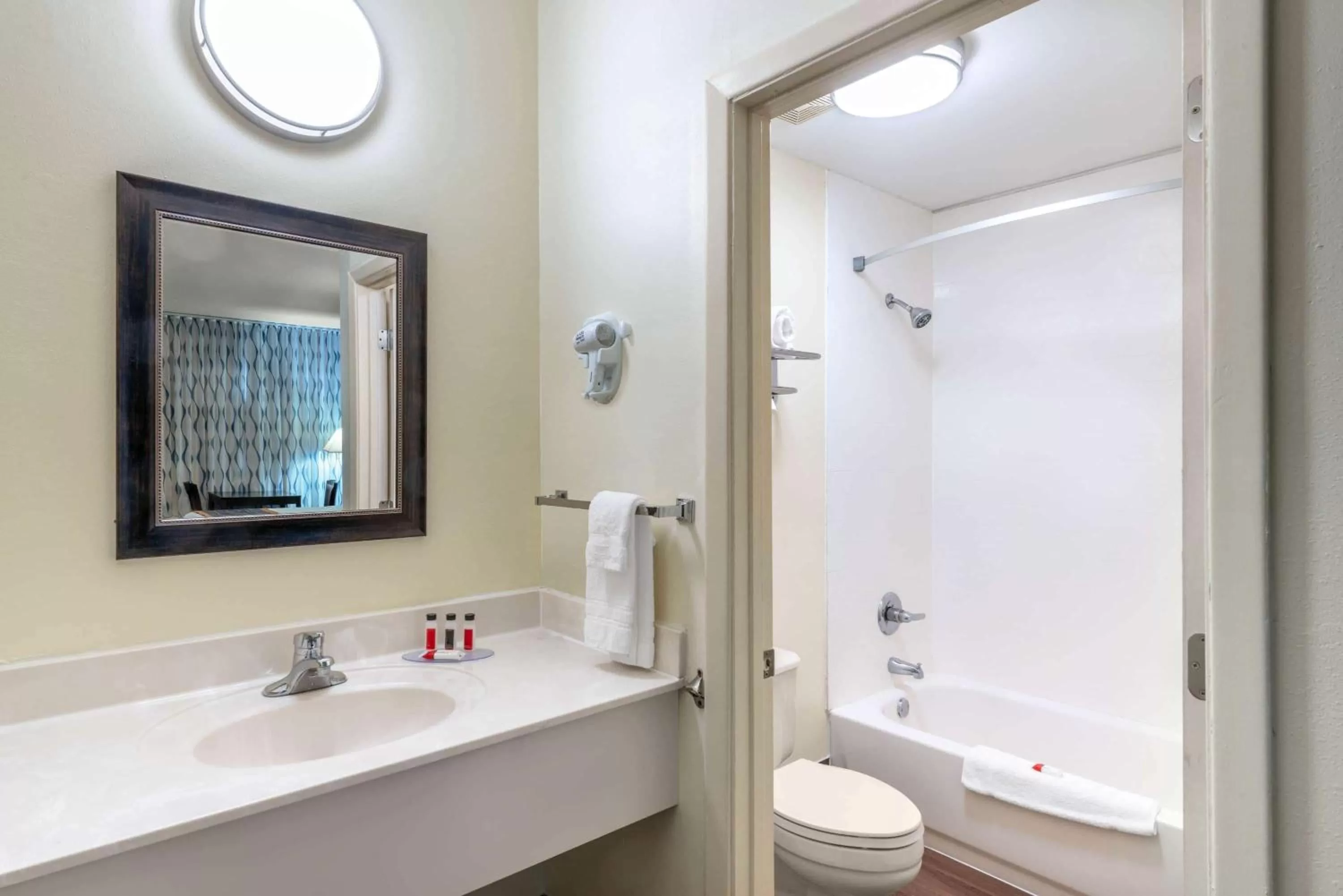 Bathroom in Days Inn by Wyndham Grants
