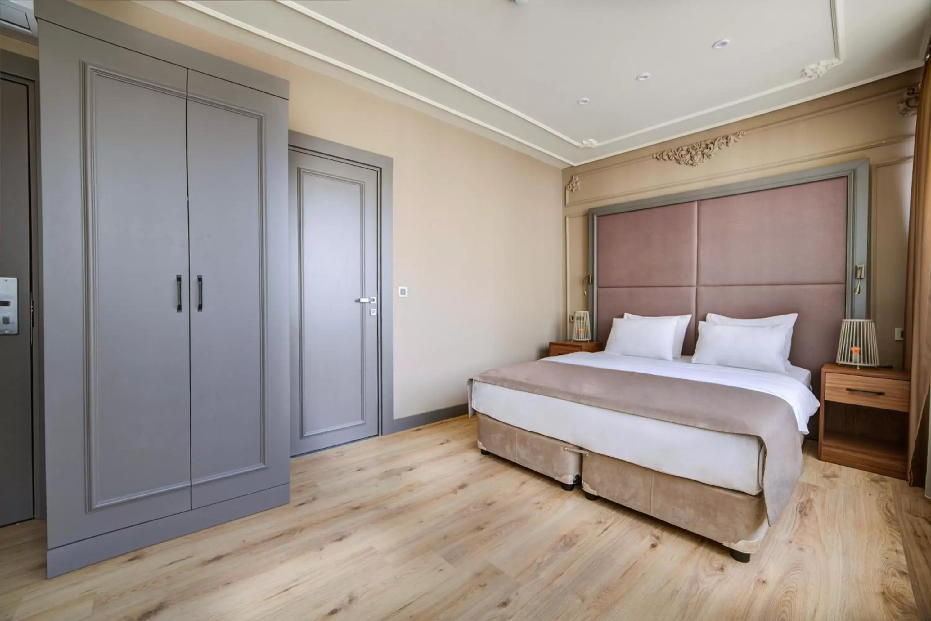 Bedroom, Bed in Taksim Premium Hotel