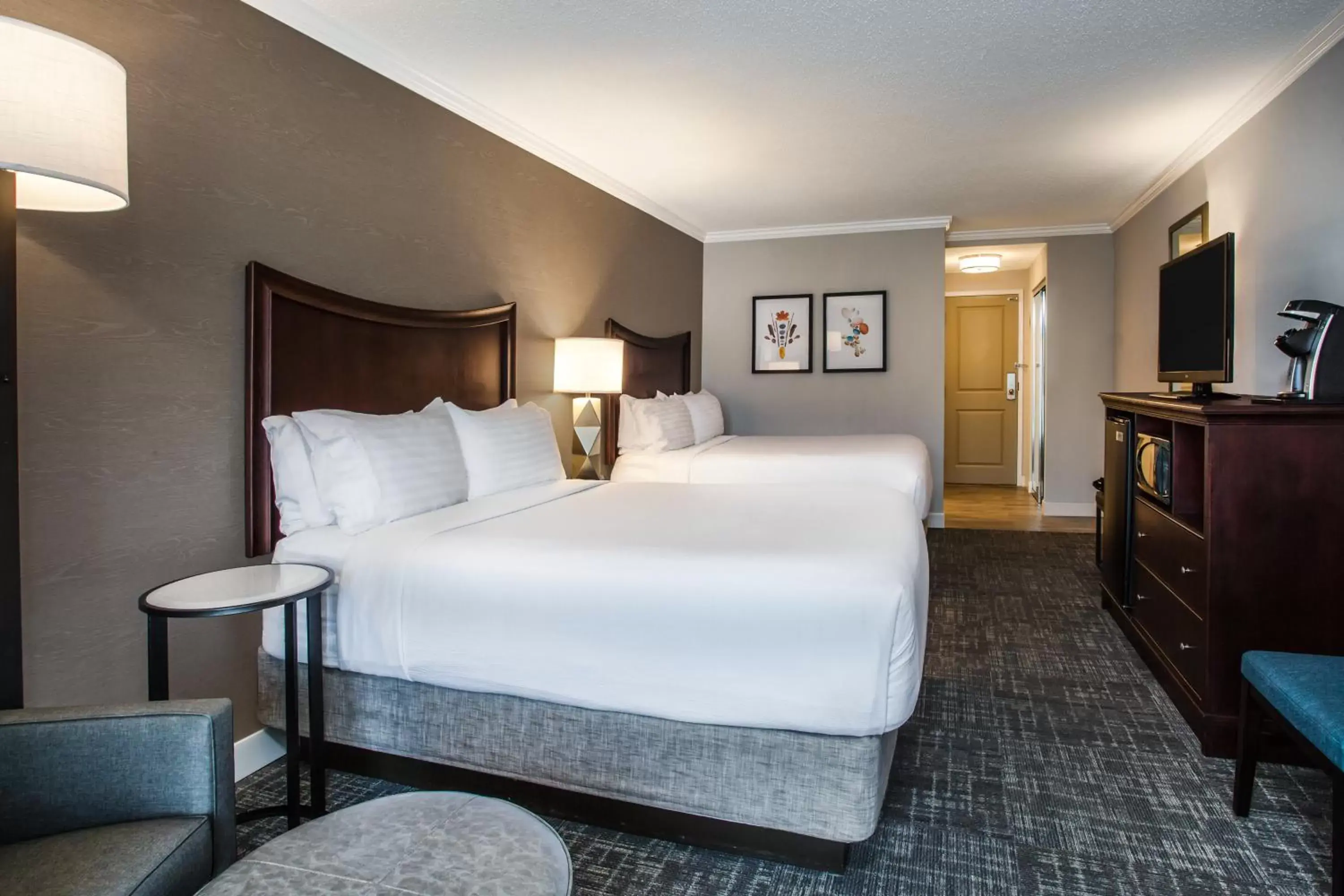 Photo of the whole room, Bed in Holiday Inn Resort Lake George, an IHG Hotel