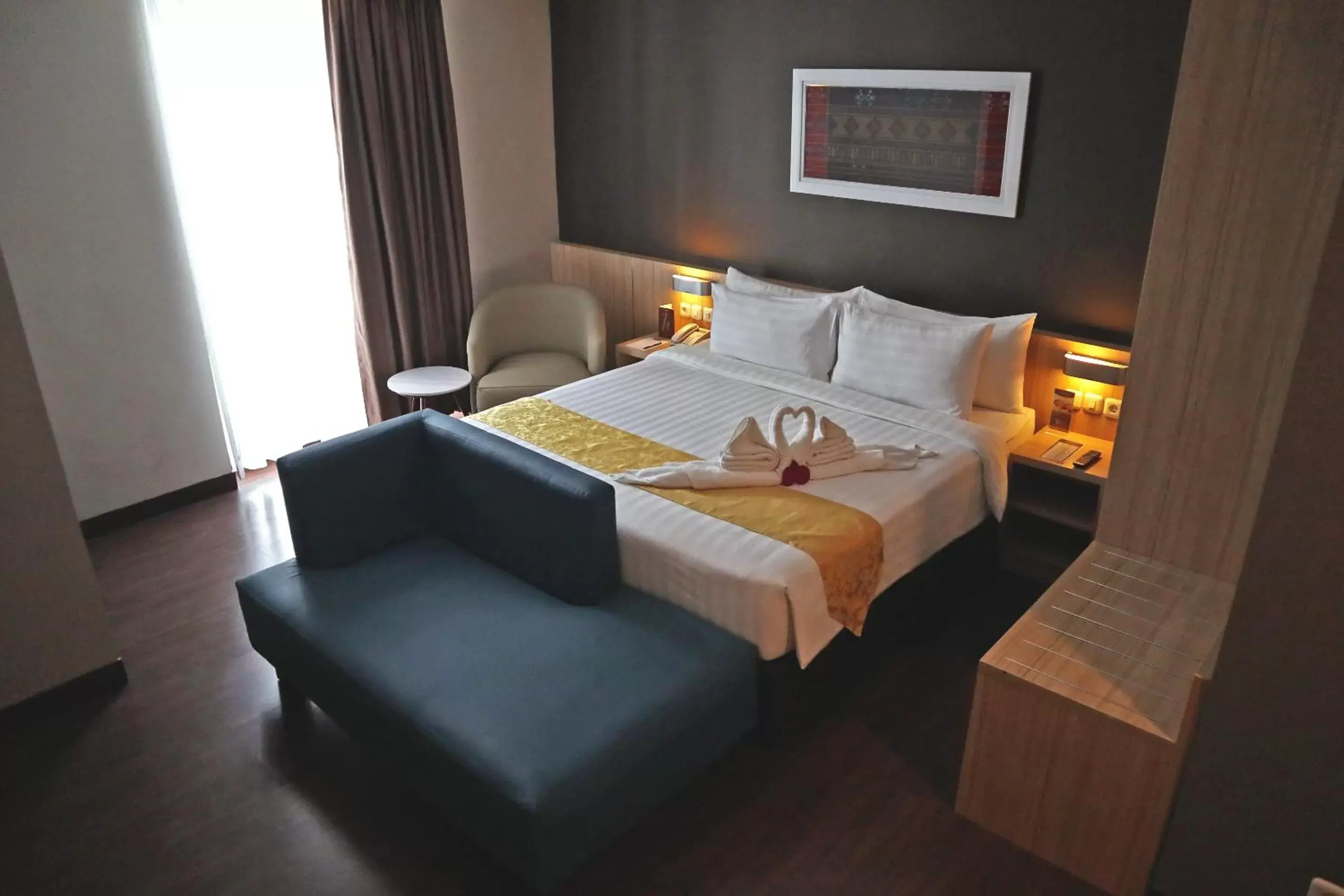 Bed in Anara Sky Kualanamu Hotel